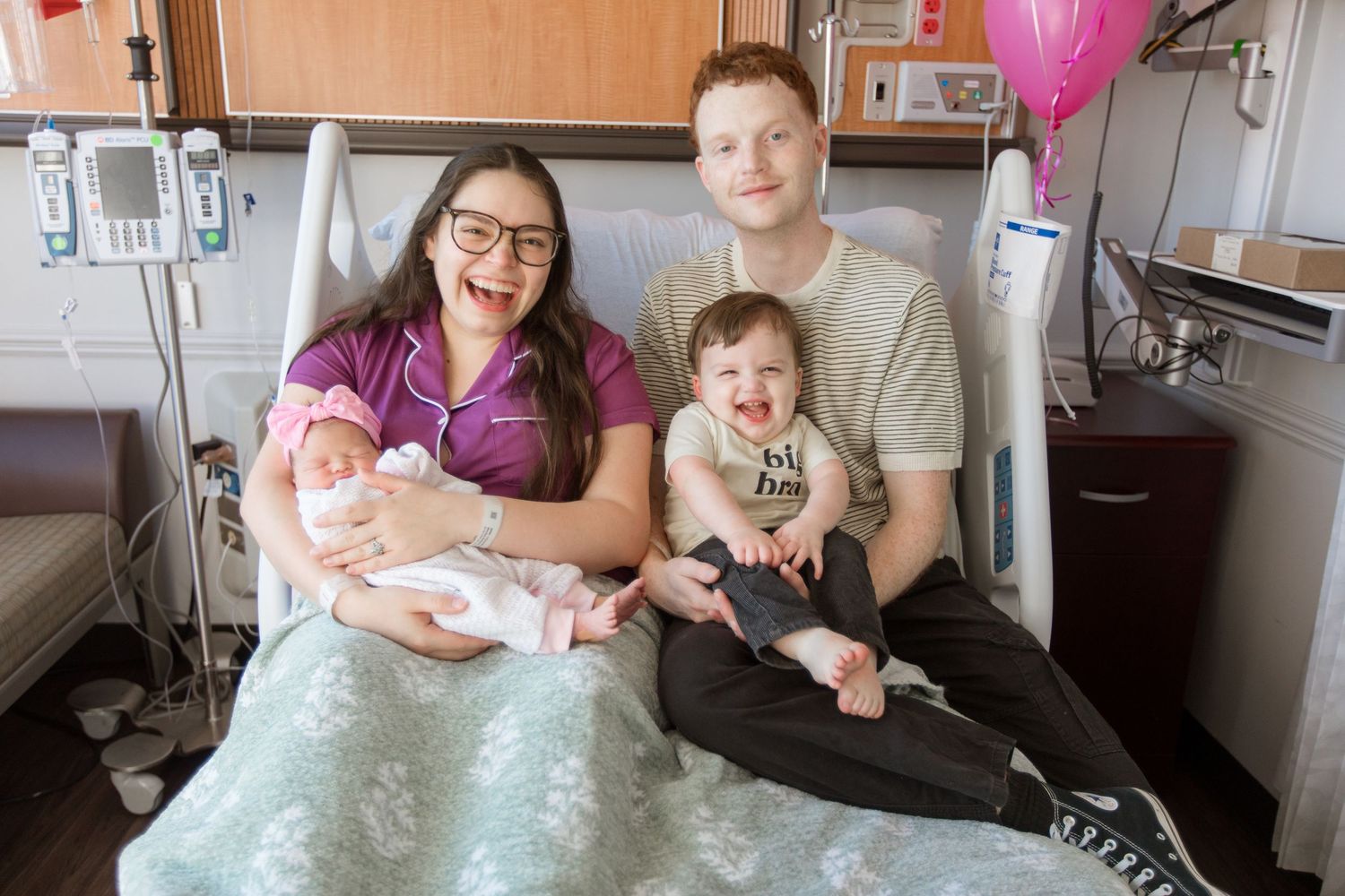 Family happy during Fresh 48 session in Beaumont hospital.