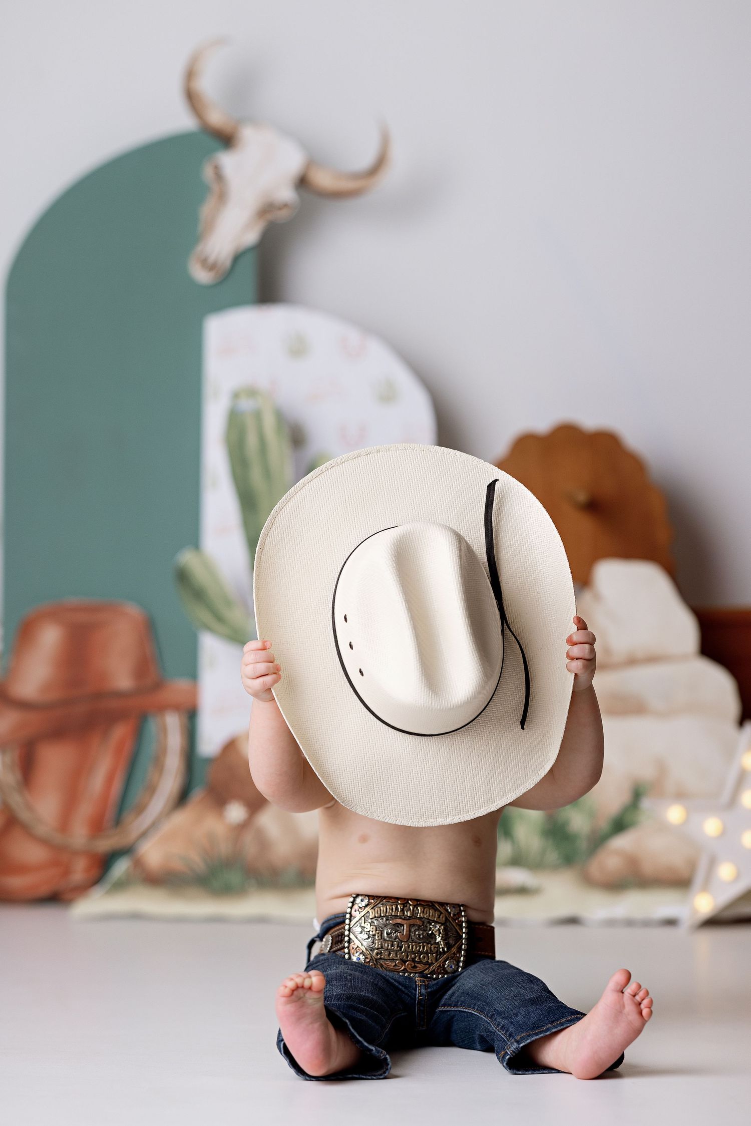 One year cake smash session with Bree Elle Photography in Beaumont, TX.