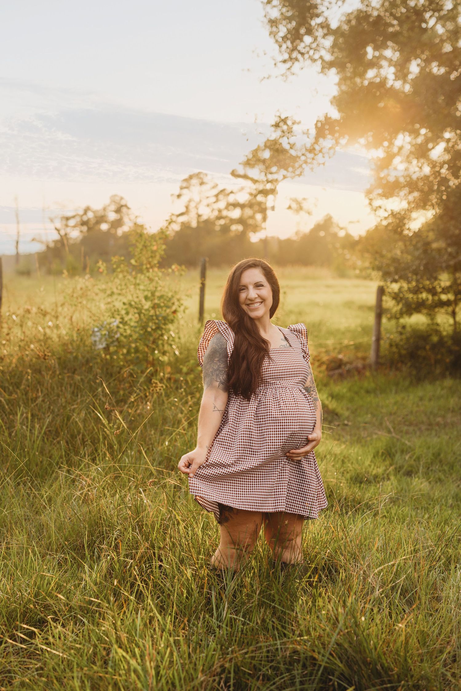 Maternity session held in Orange, TX with family members by Bree Elle Photography.