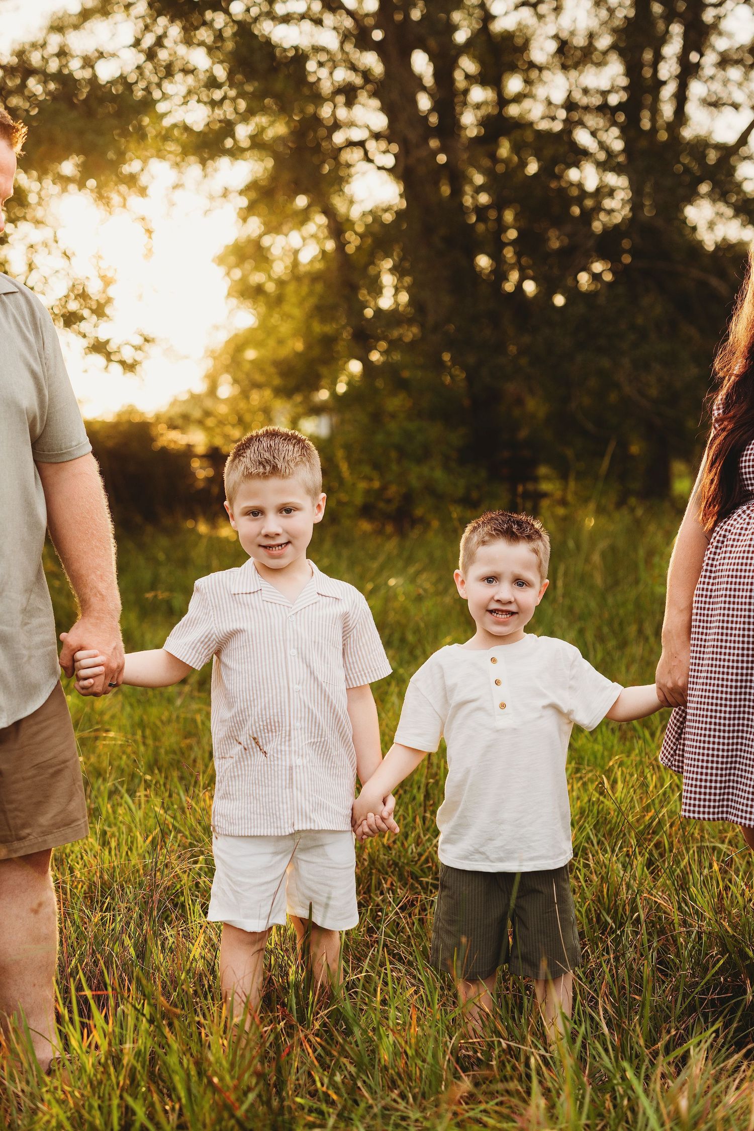 Maternity session held in Orange, TX with family members by Bree Elle Photography.