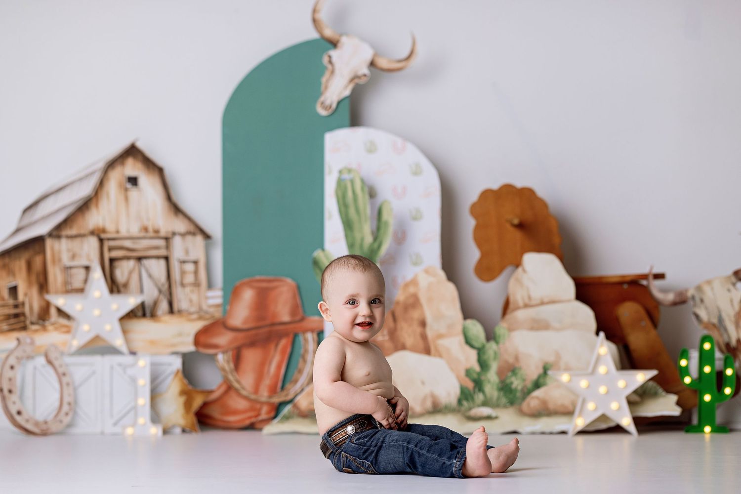 One year cake smash session with Bree Elle Photography in Port Neches, TX.