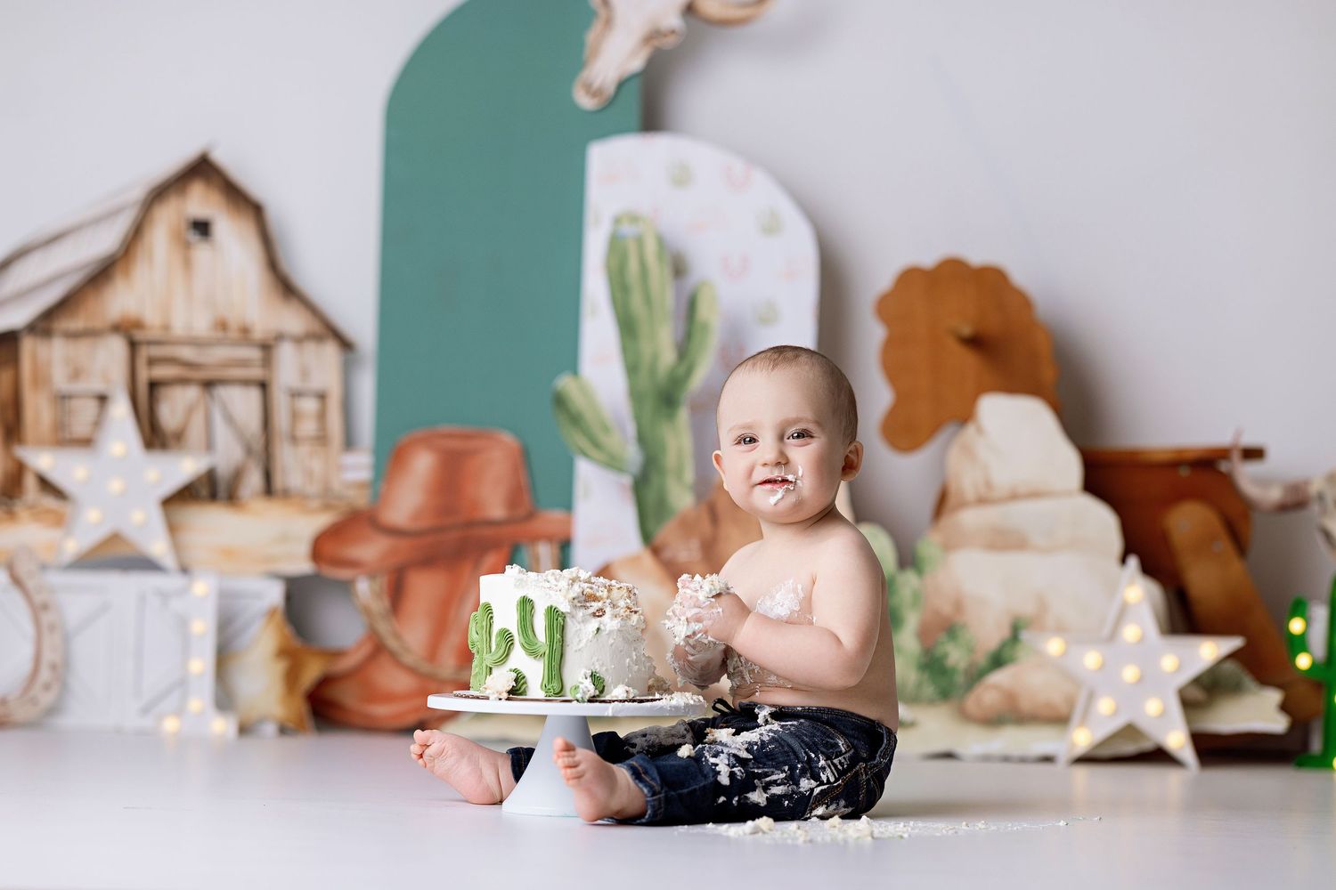 One year cake smash session with Bree Elle Photography in Port Neches, TX.