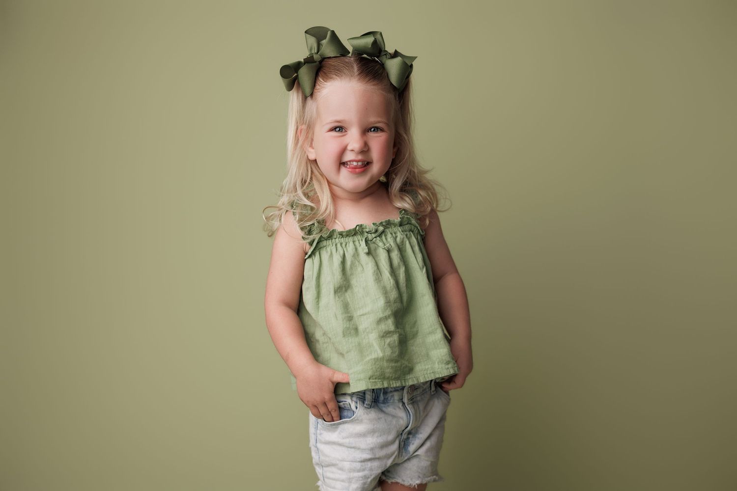 3 year old during big kid session at Bree Elle Photography in Port Neches, TX.