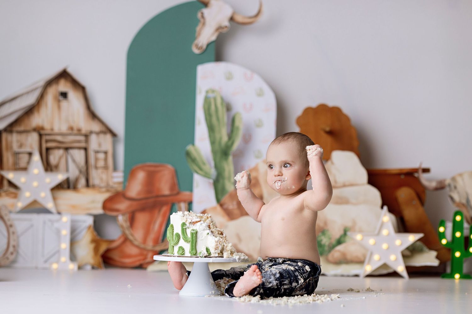 One year cake smash session with Bree Elle Photography in Silsbee, TX.