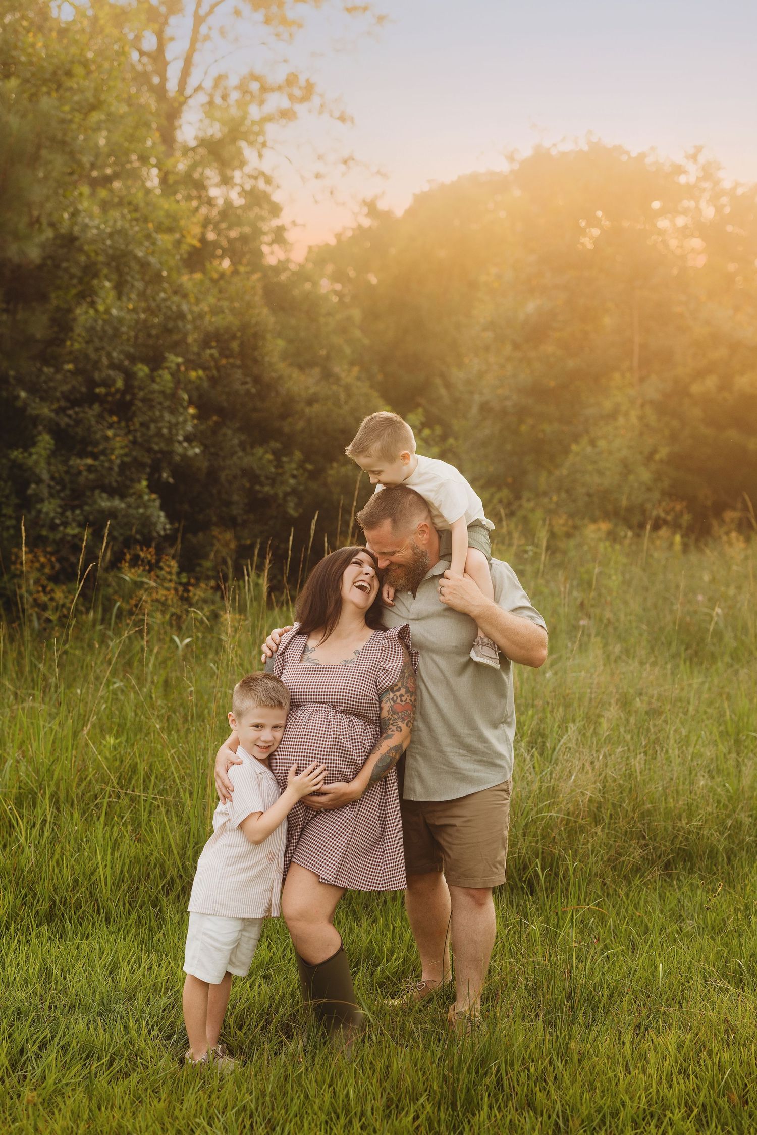 Maternity session held in Orange, TX with family members by Bree Elle Photography.