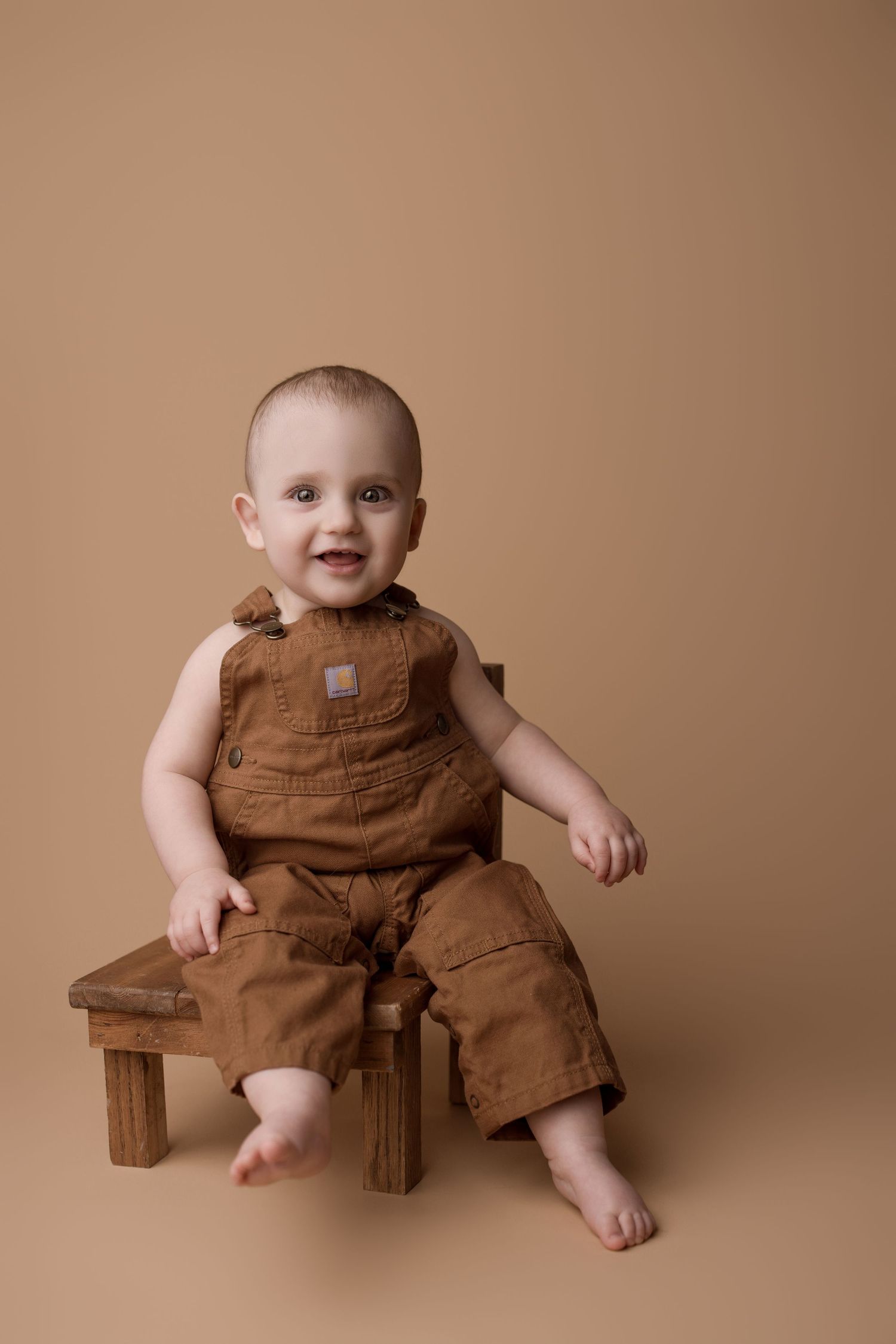 One year cake smash session with Bree Elle Photography in Beaumont, TX.