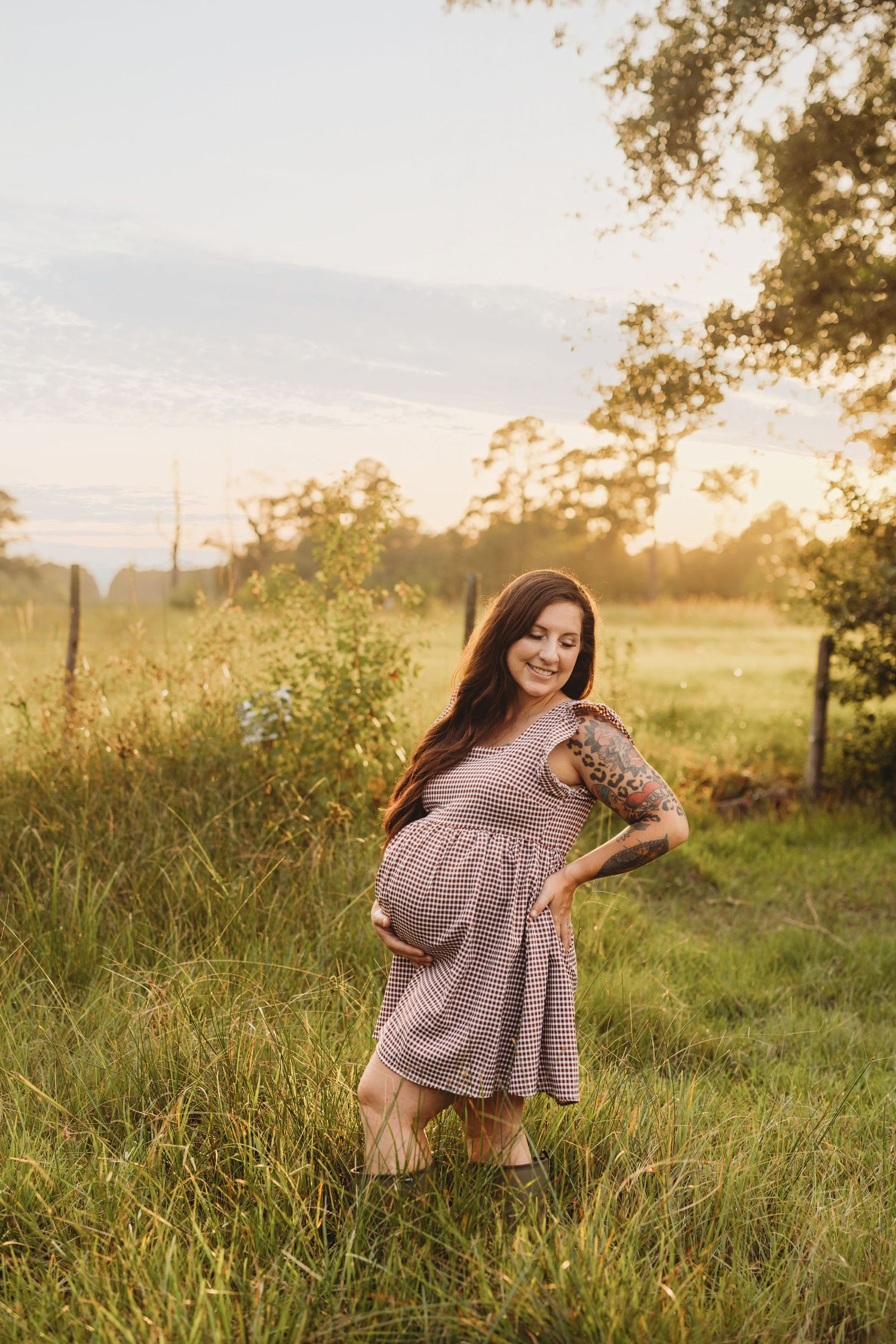 Maternity session held in Orange, TX with family members by Bree Elle Photography.