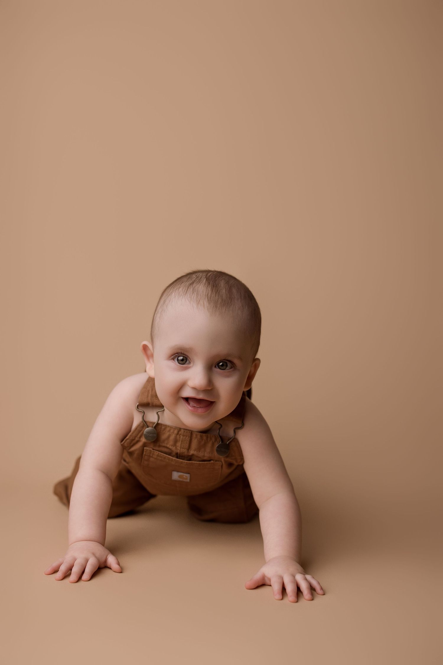 One year cake smash session with Bree Elle Photography in Nederland TX.