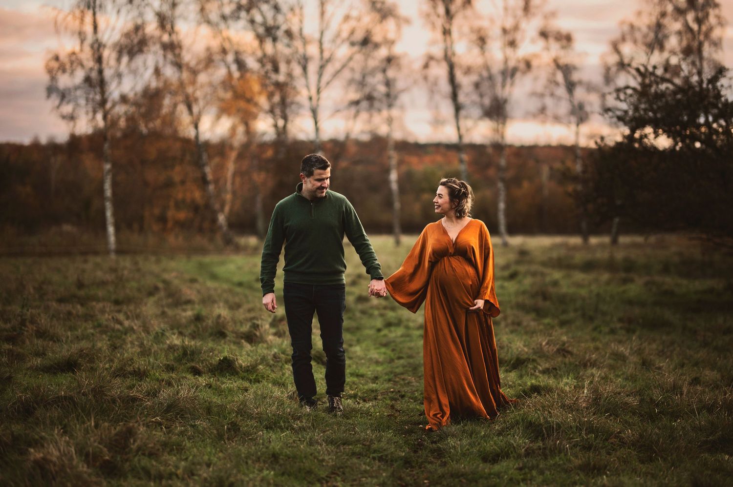 Vackert par på sin gravidfotografering hos Lovestories By Sara i Hässleholm