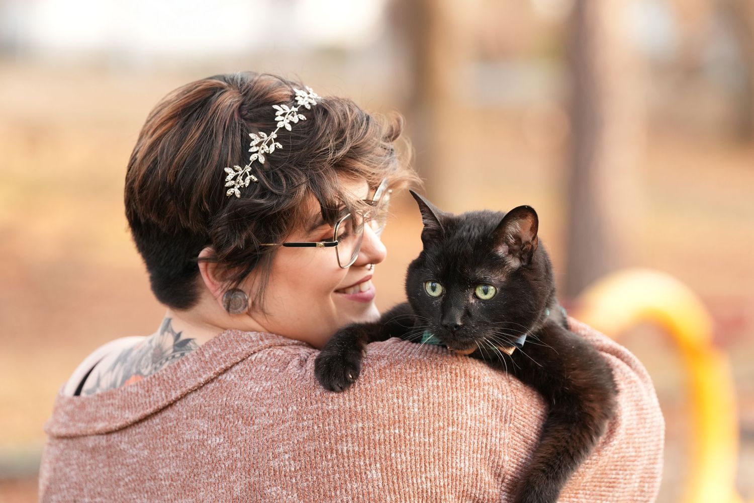 Katie Ziegler Photography. Huntsville, Alabama. Pet and Family Photographer. Fall photos. Cat Photography, black cat, golden years.