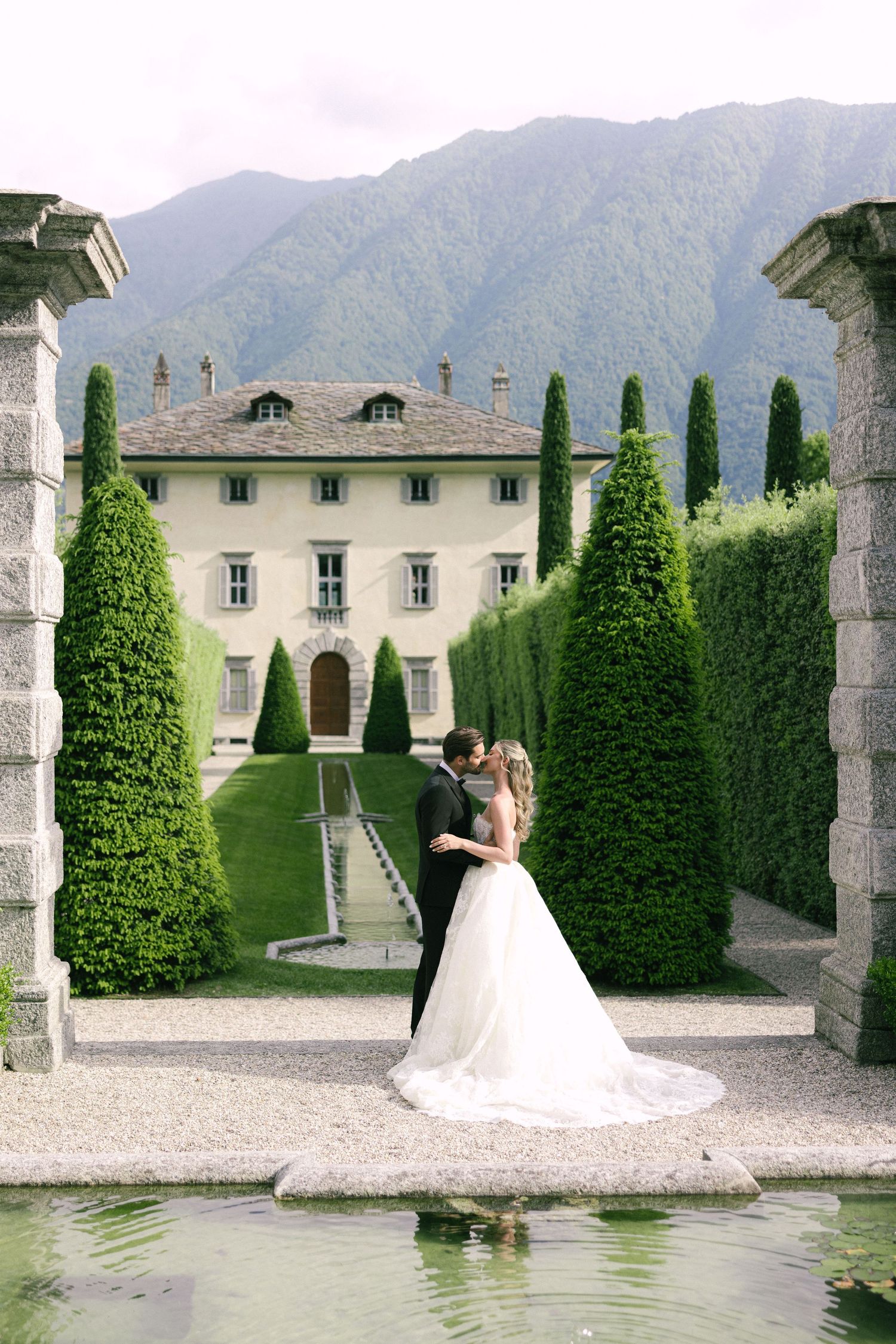Elegant wedding photography series at Villa del Balbianello in Lake Como featuring scenic garden and architectural views.