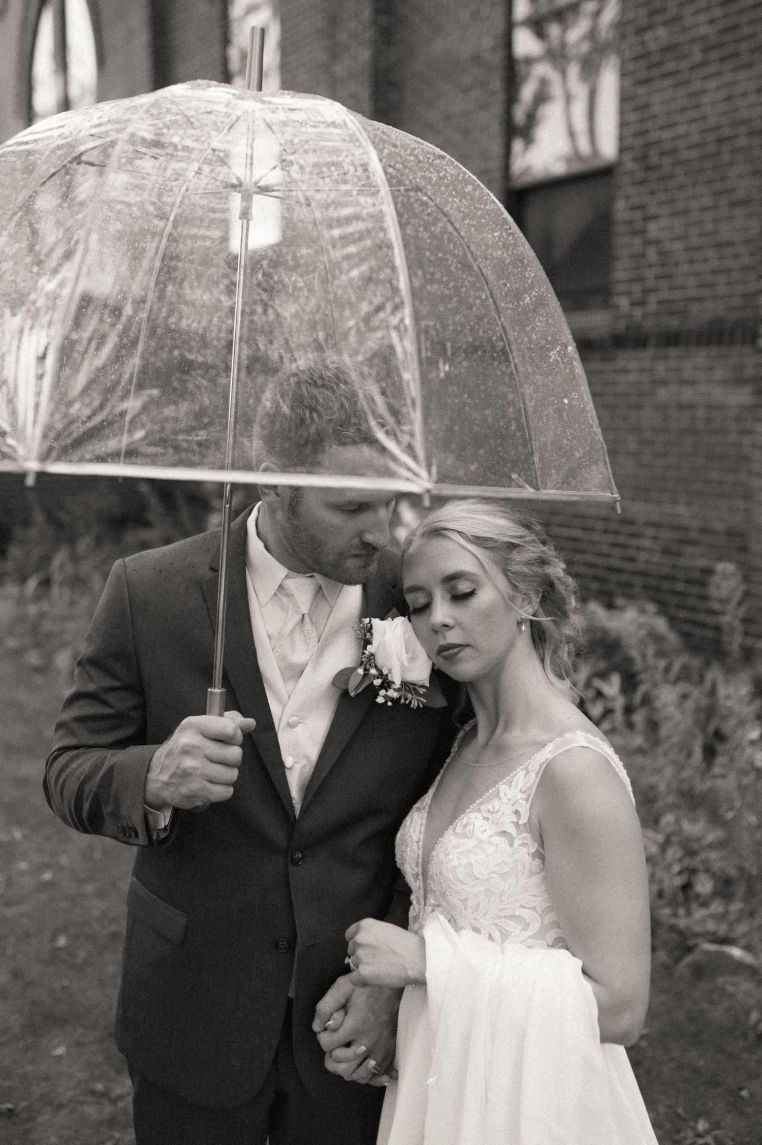 Minnesota Wedding Photographer | Rachel Marie Photography - Romantic and Authentic Minnesota Photography