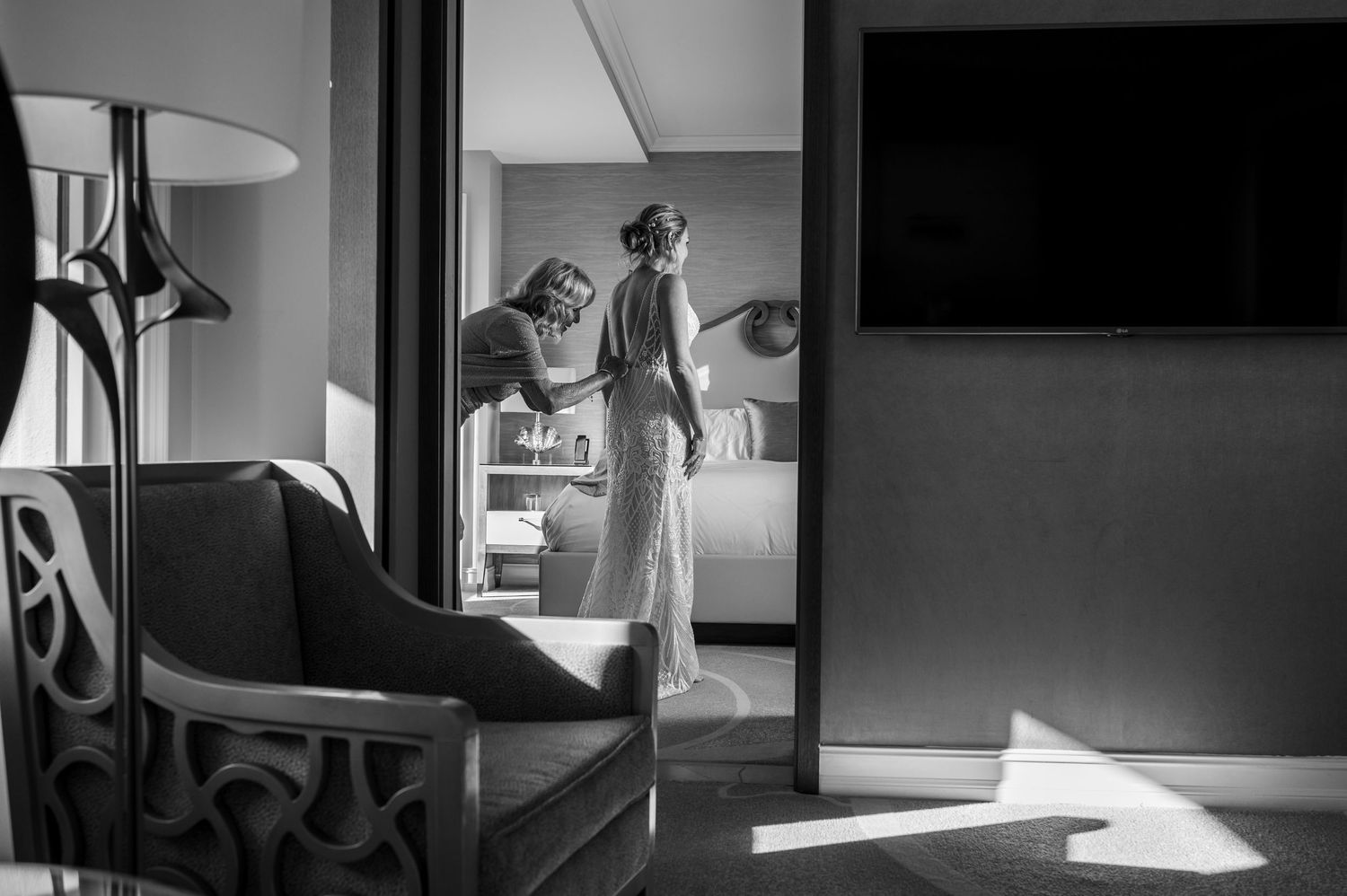sarasota wedding bride and mother getting ready black and white