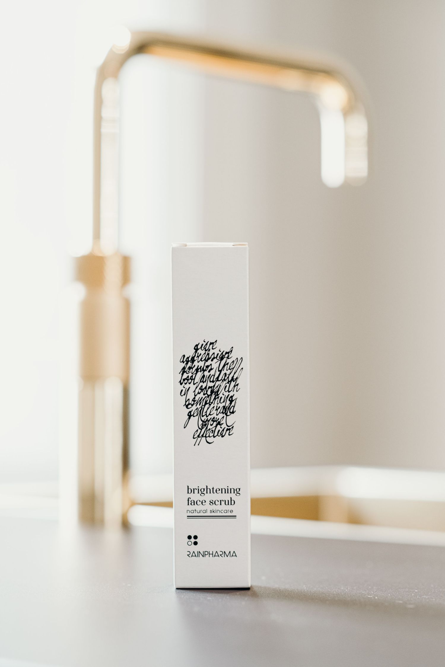 Zakelijke branding shoot met lichte beelden waar het product optimaal tot zijn recht komt