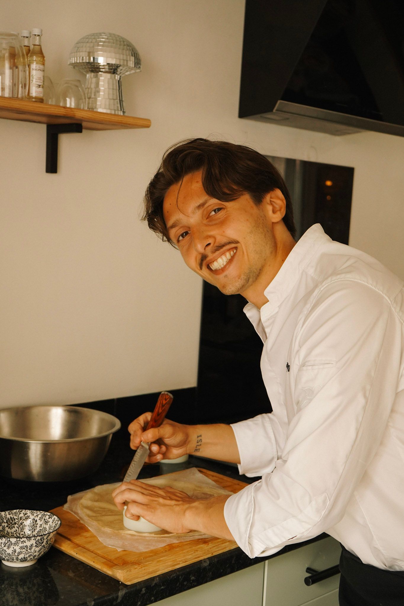 Portraits artisans de bouche à Lille : chefs, boulangers, pâtissiers. Photographie pro qui valorise savoir‑faire.