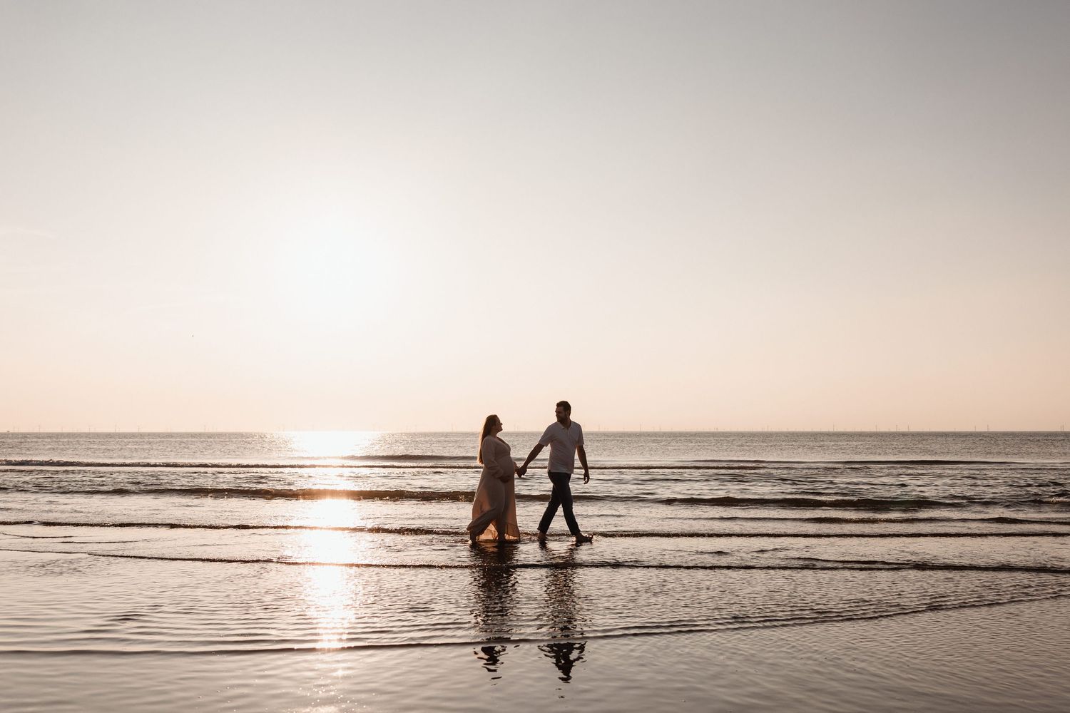Zwangerschapsshoot op het strand door Nansee Photography