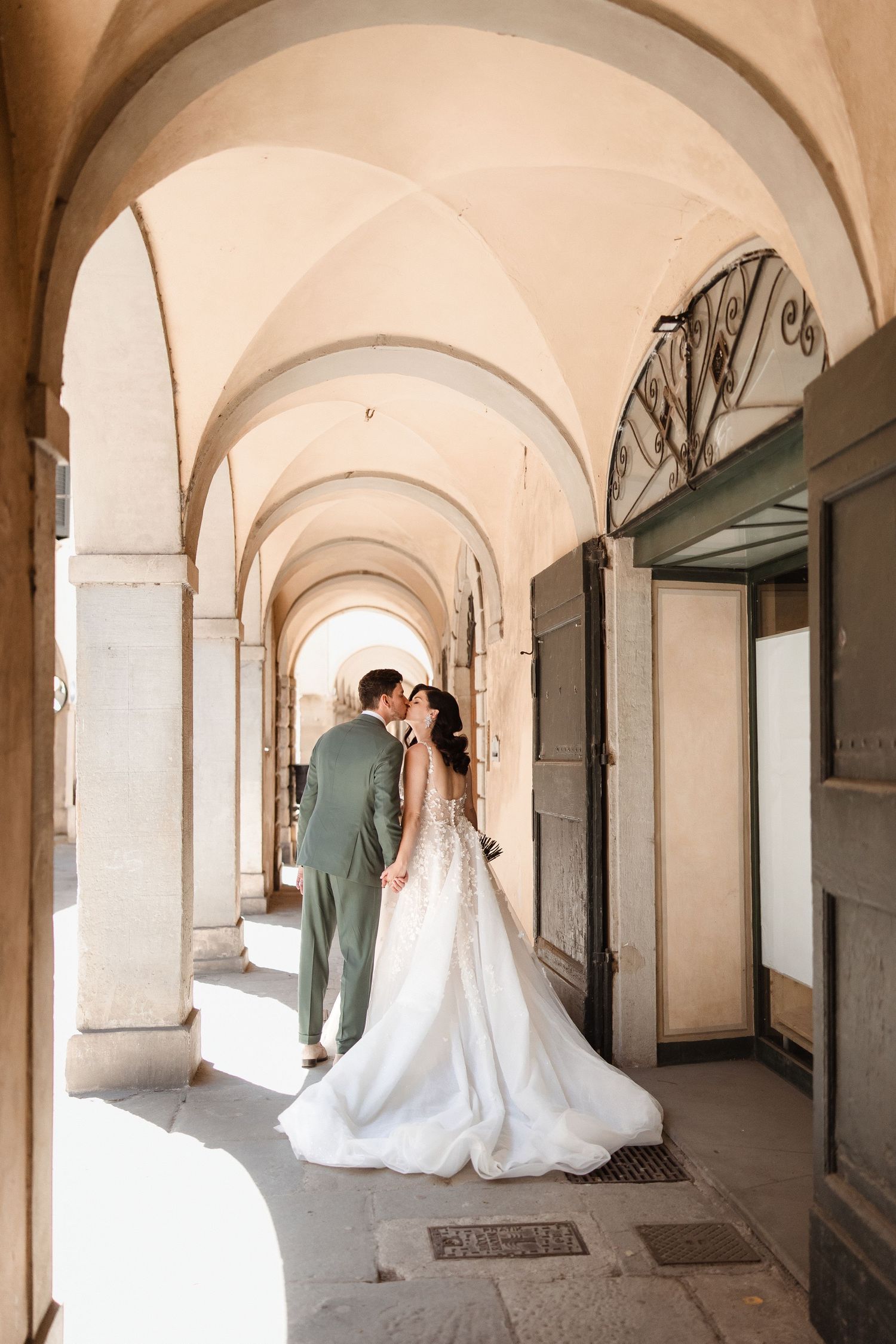 Foto van een Nederlands bruidspaar in Poppi, trouwen in Italië