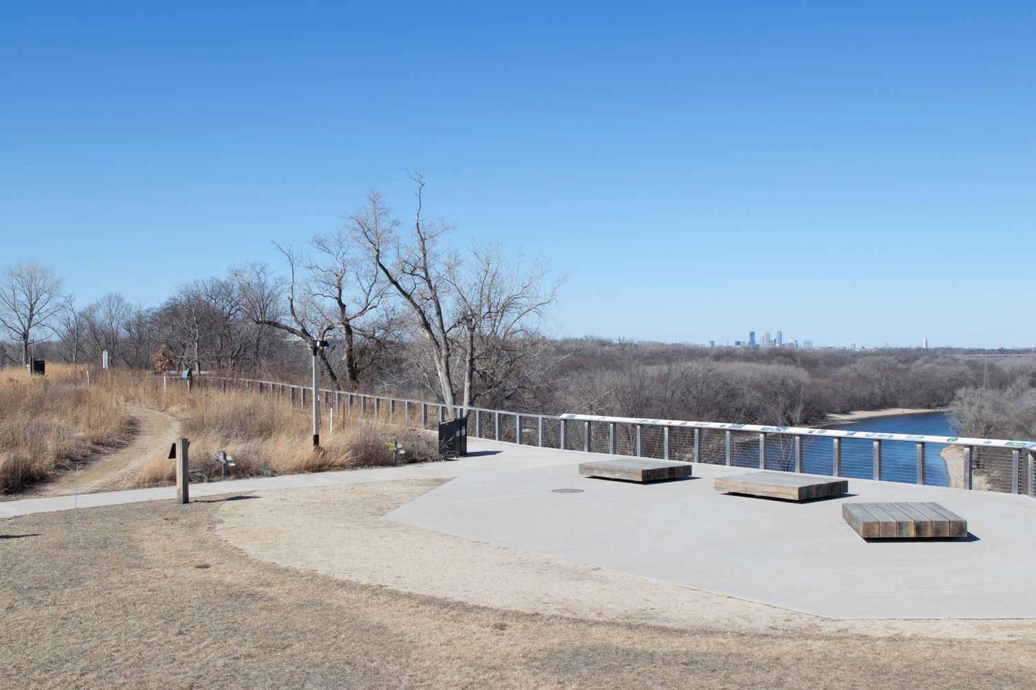 This area has now been filled with concrete to supply Fort Snelling tourists with an amphitheater.