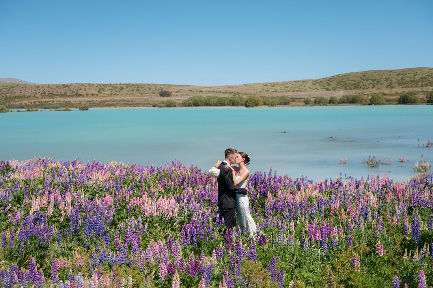 Tekapo elopement couple