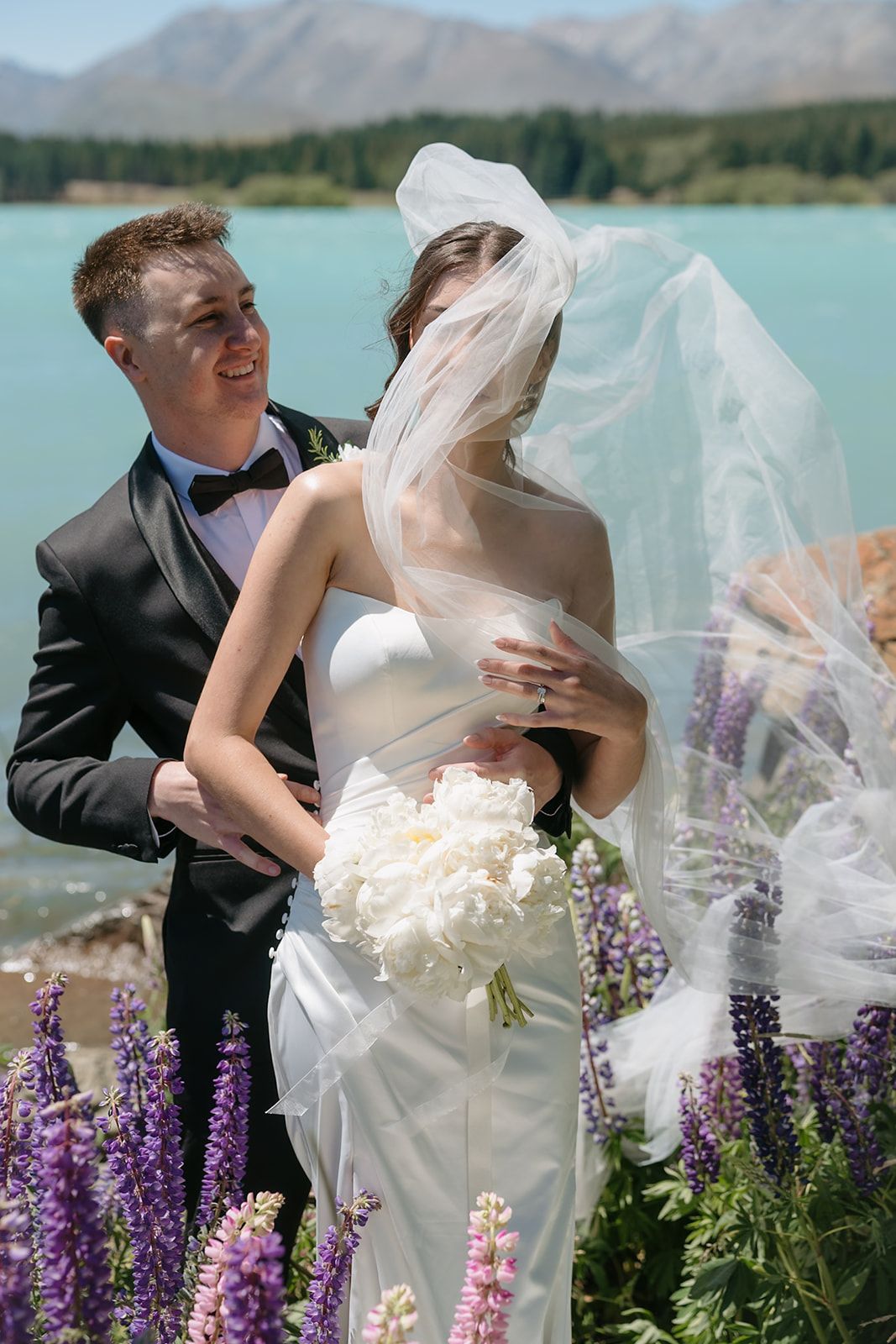 Tekapo elopement couple