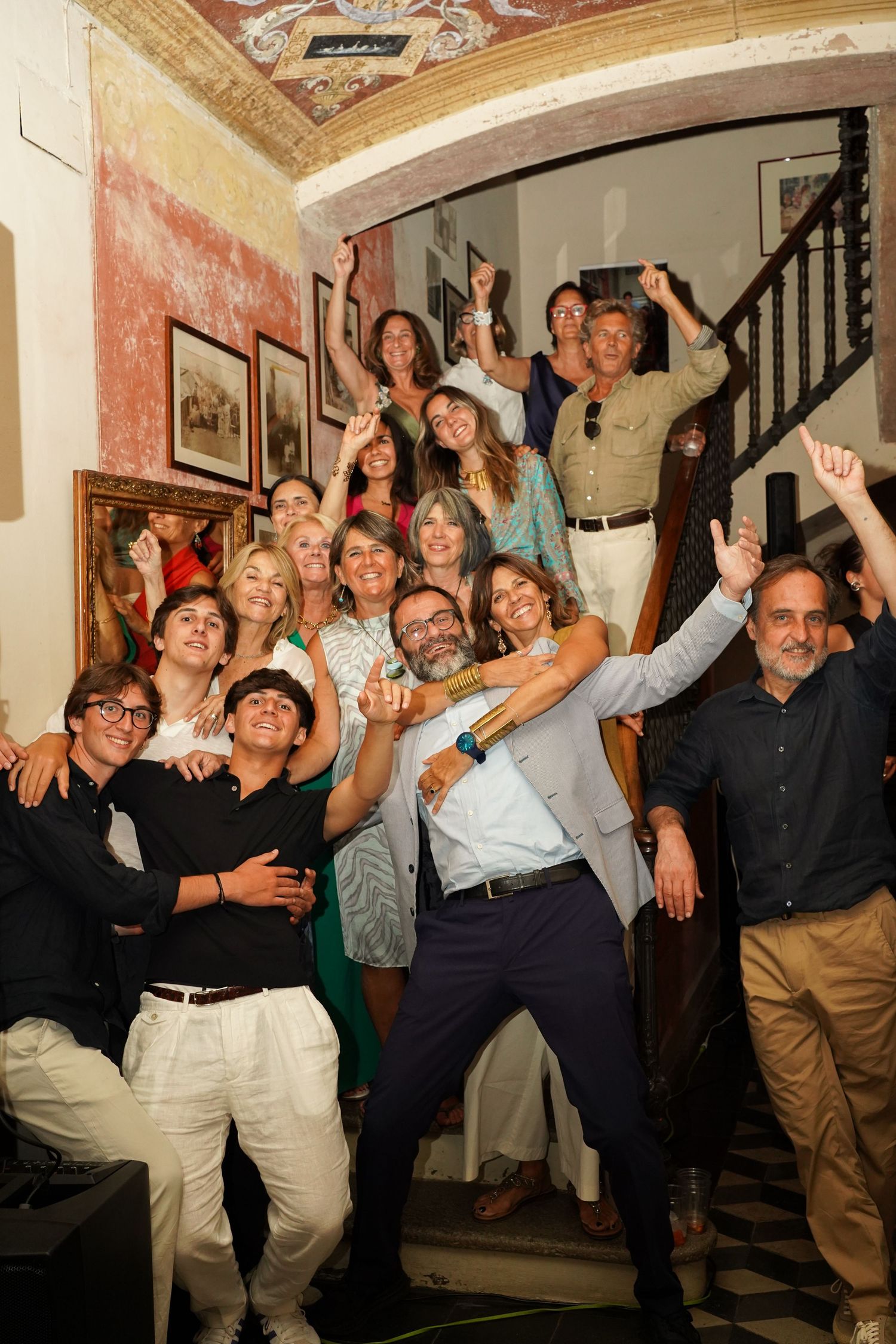 Private birthday party photoshoot in family villa, Italy