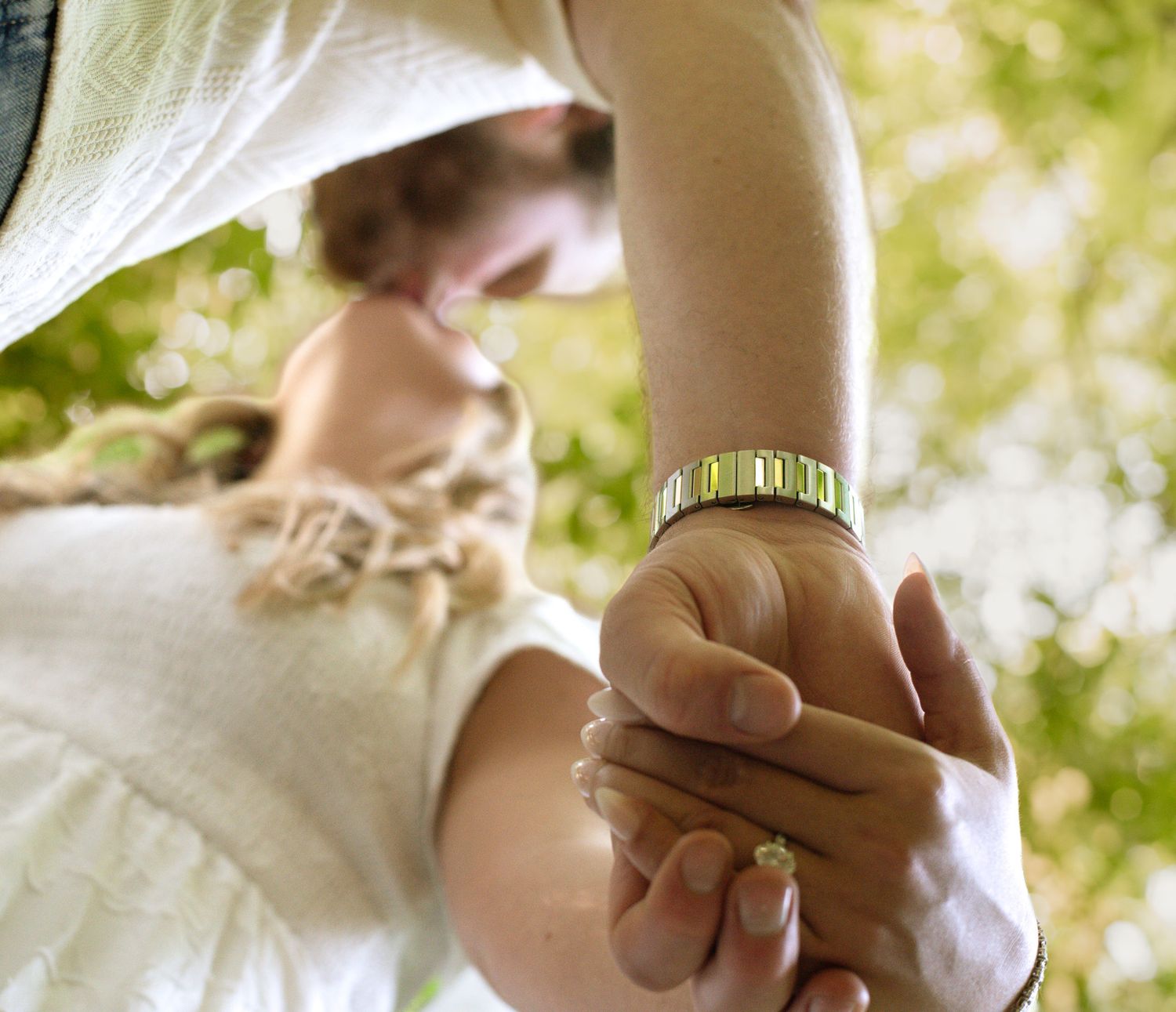 Couple kissing during an outdoor photography session