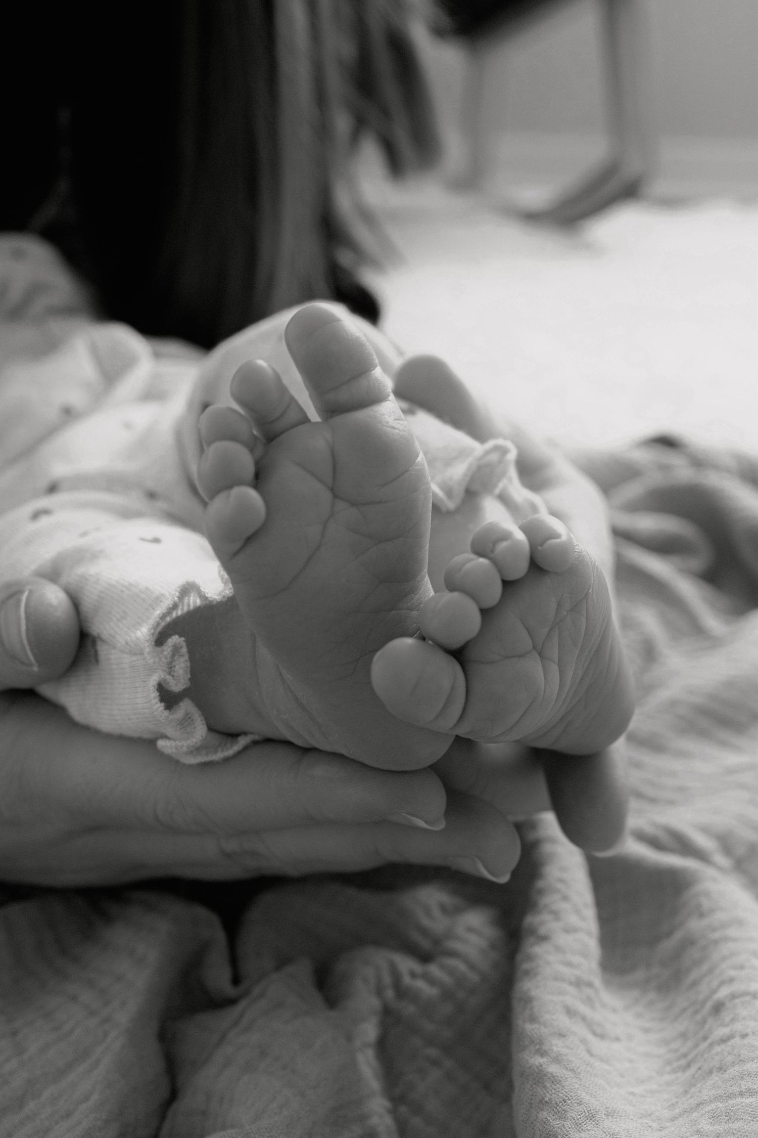 newborn feet detail photography