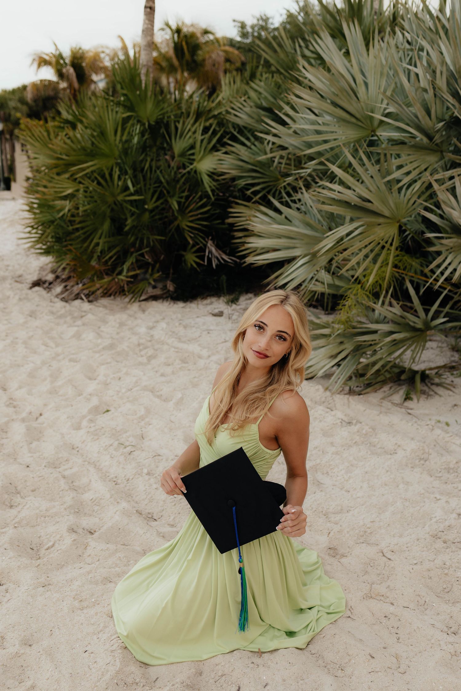 graduation photography on beach