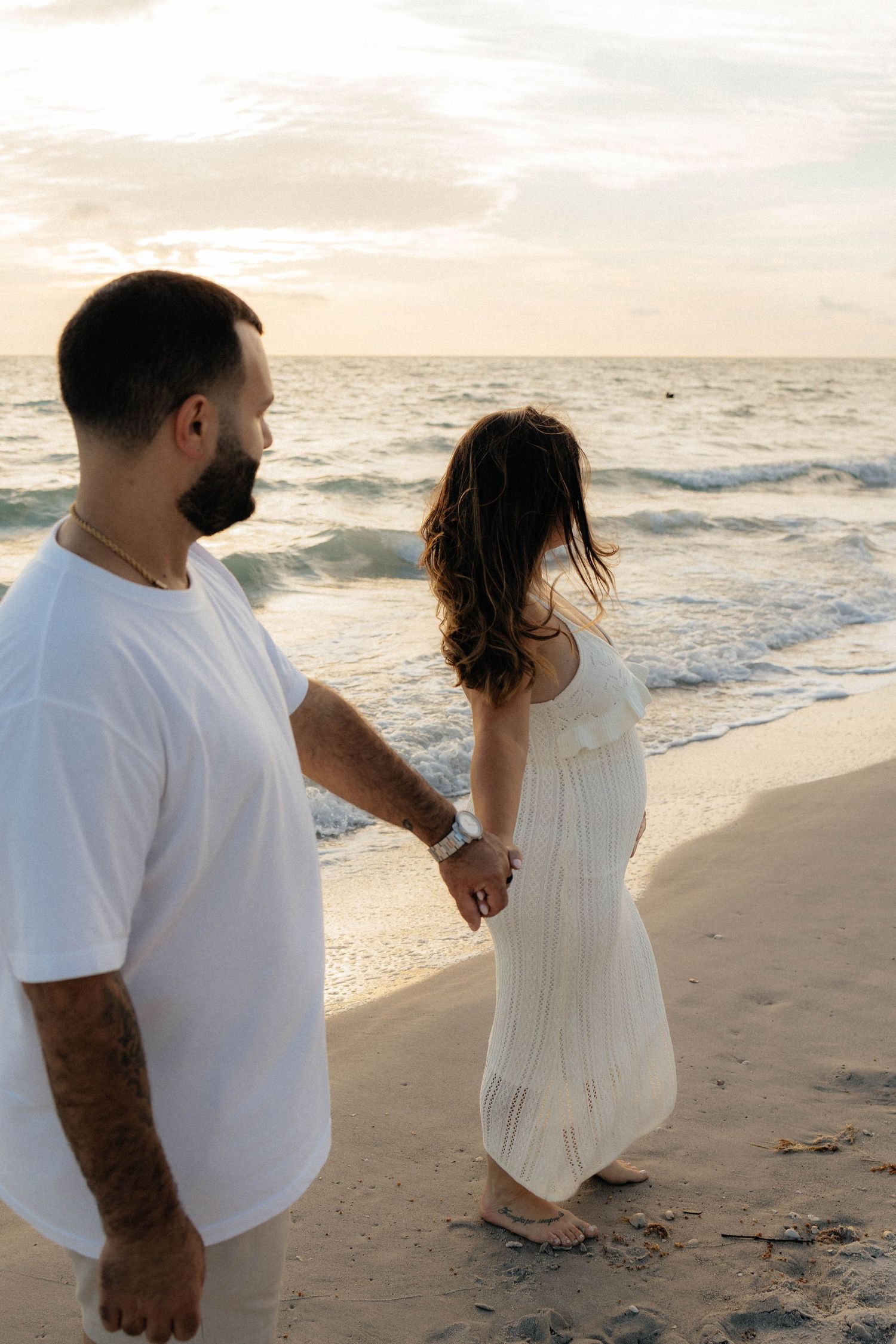 Romantic maternity photography session