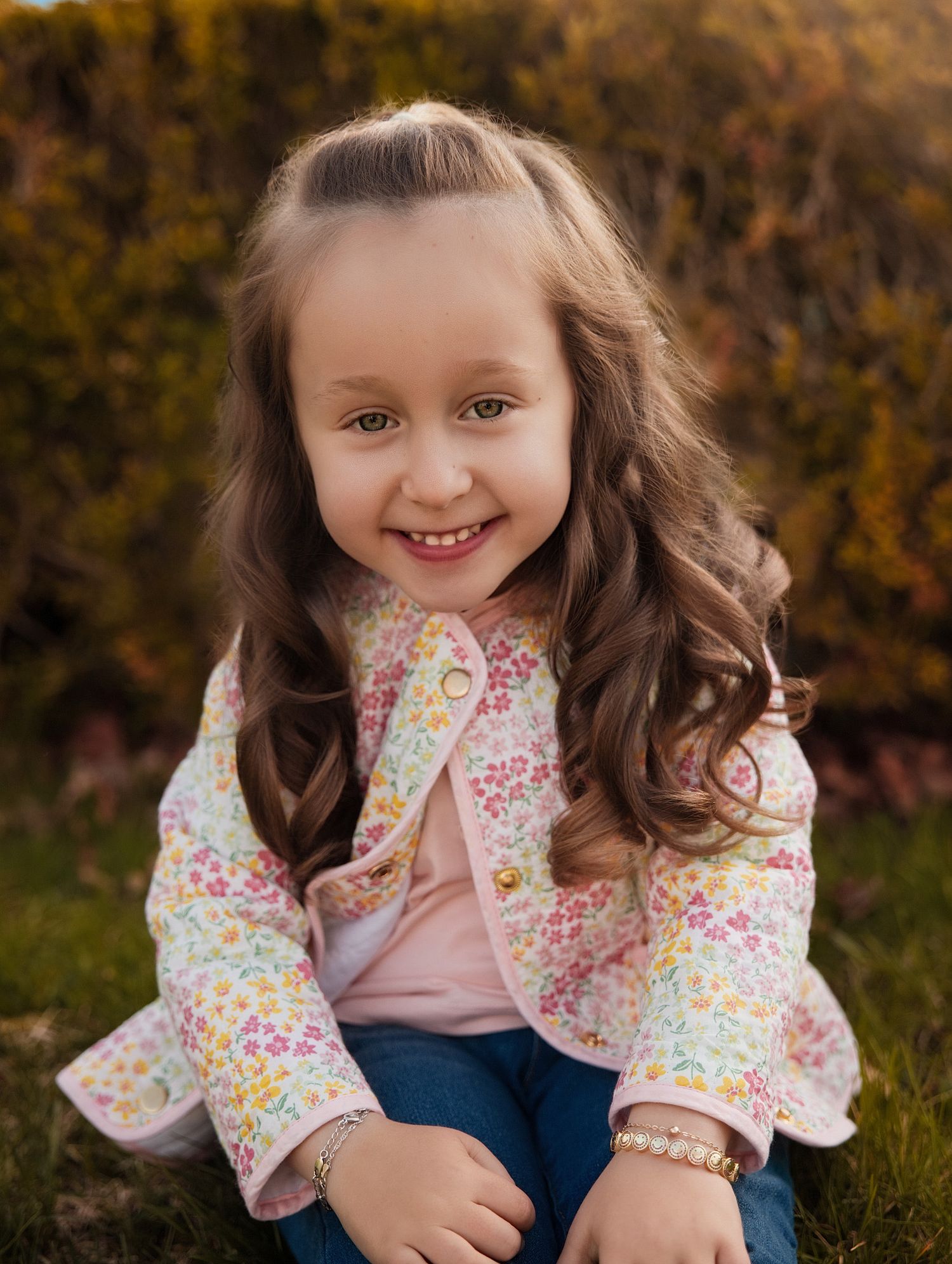 Toronto family photographer photographing parents and children outdoors