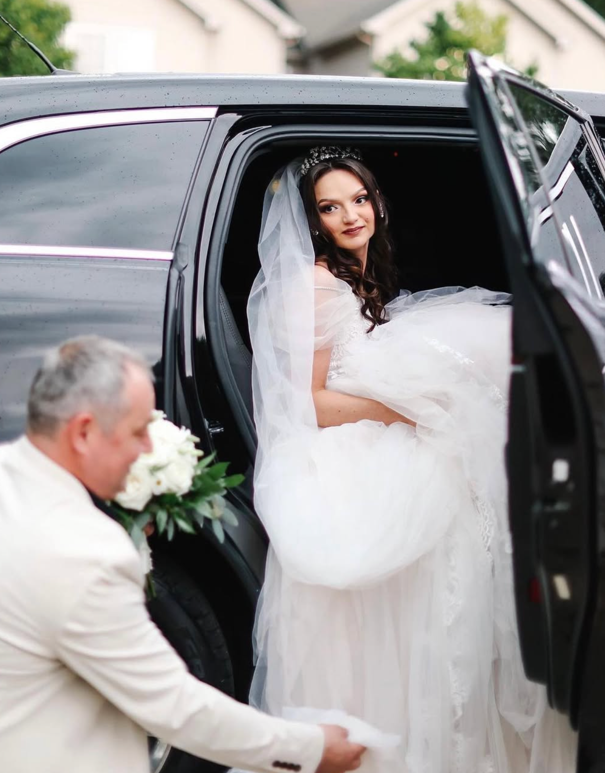 Chicago bride leaving for the ceremony