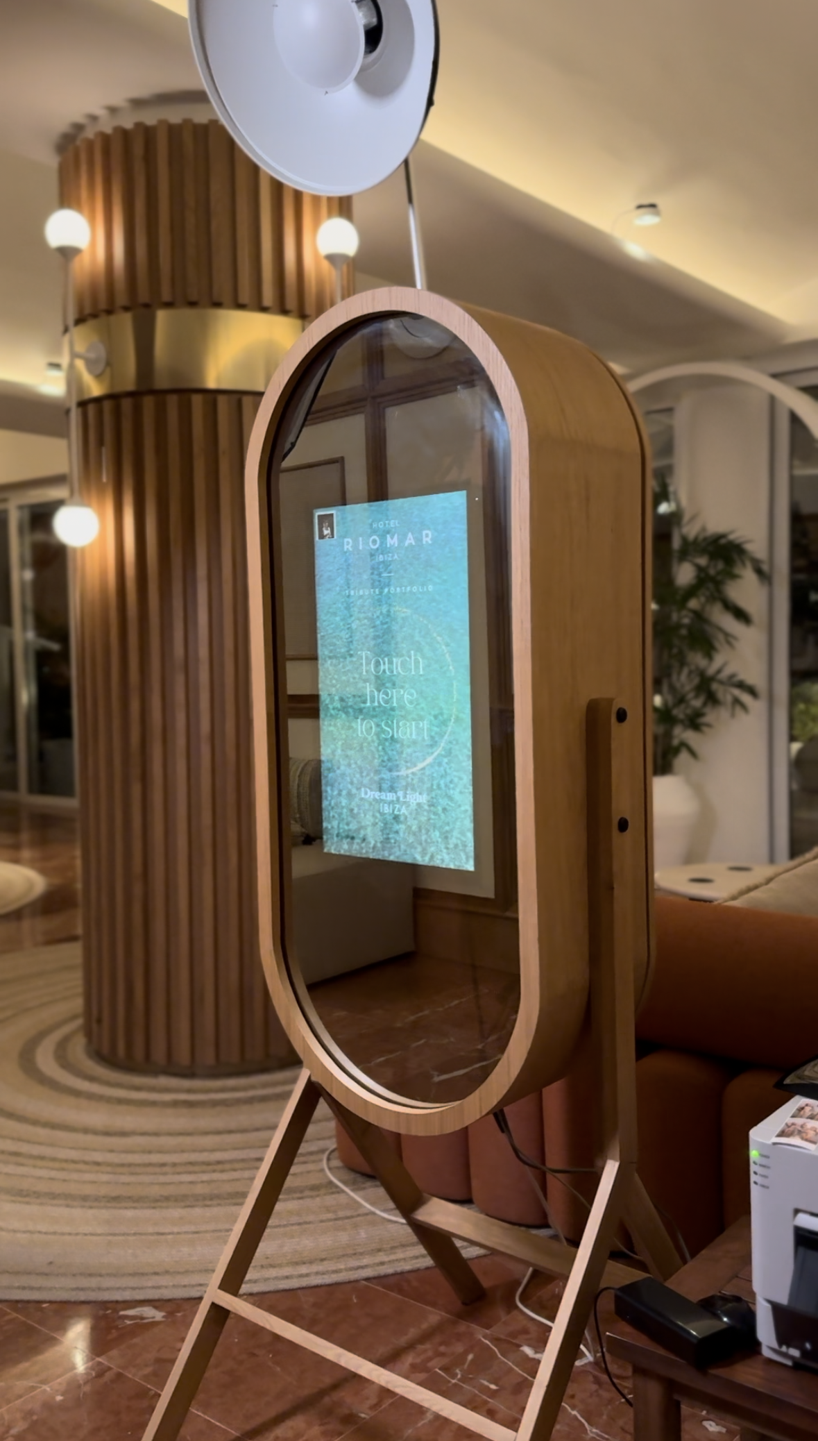Magic-mirror-photobooth-in-ibiza