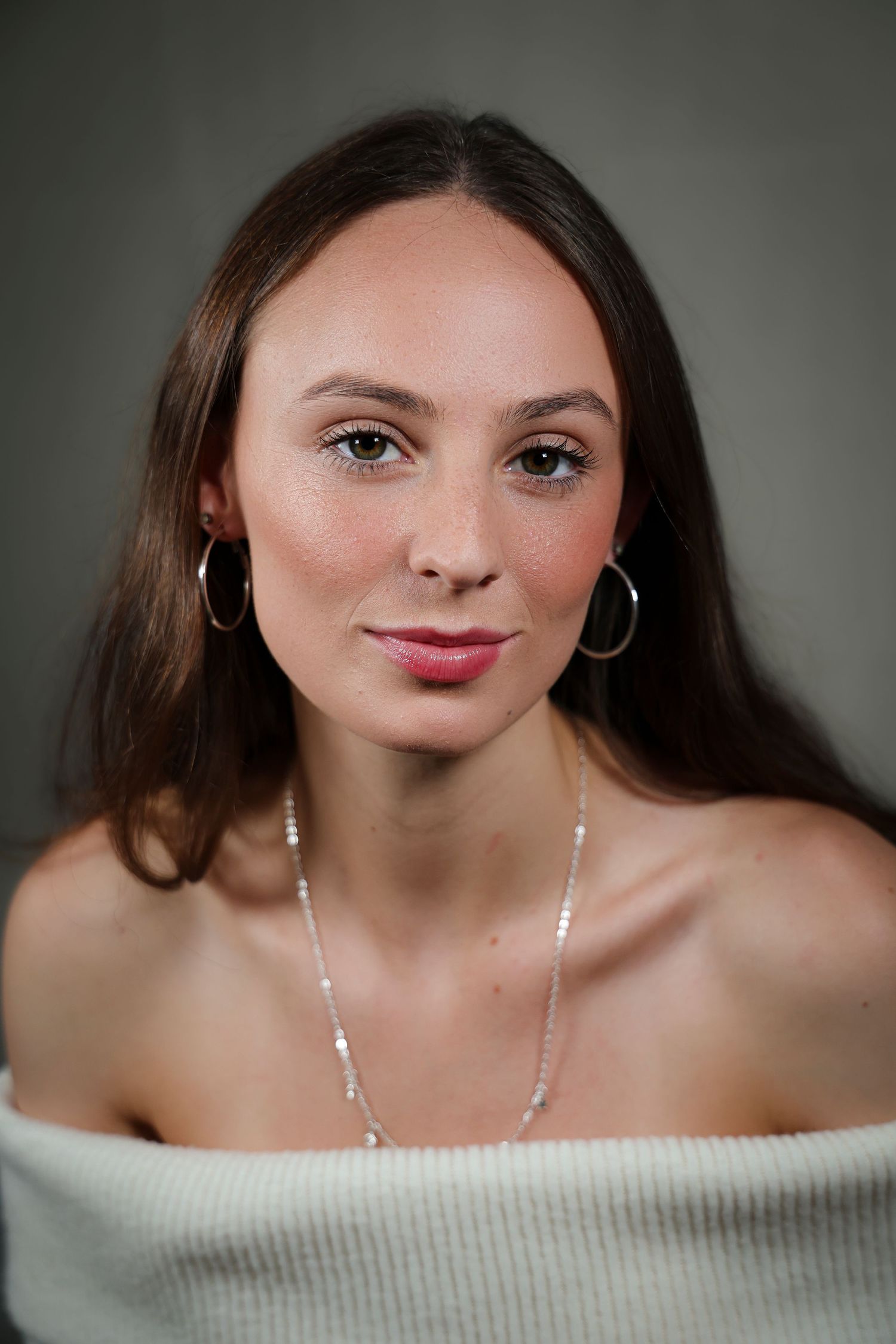 Portrait of woman.