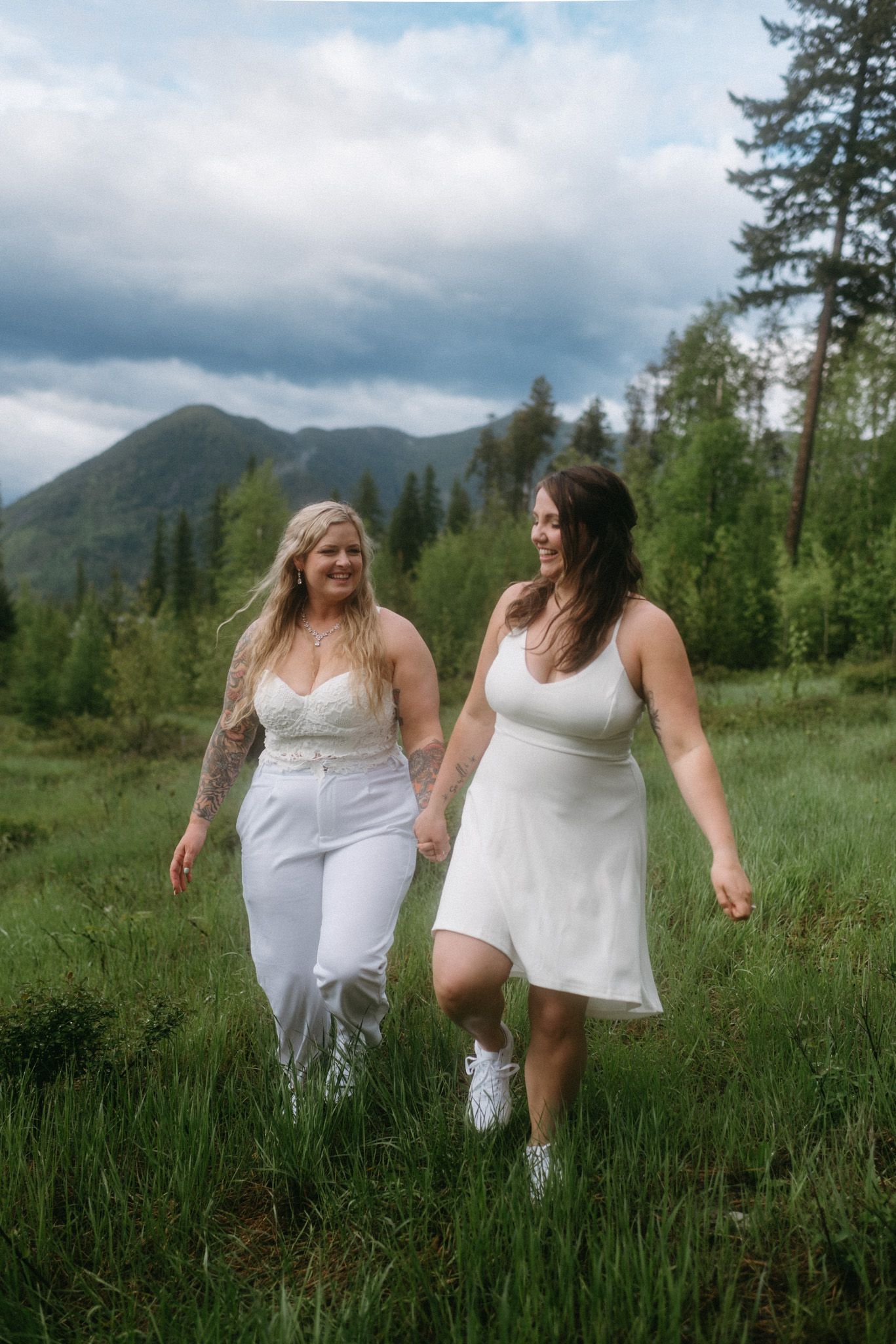 Destination wedding photography for an intimate celebration in Glacier National Park, Montana.