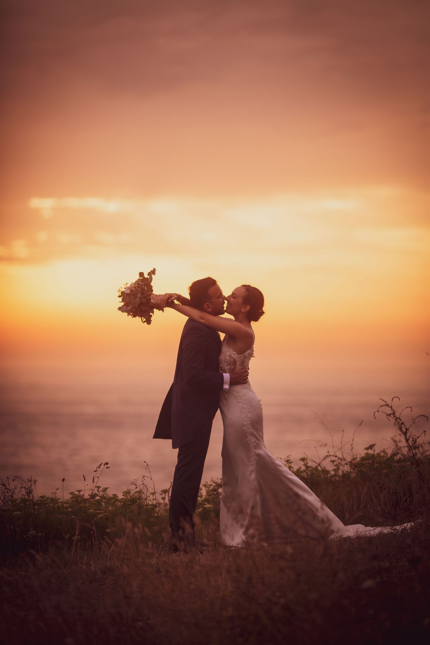 Reportaje de boda en Europa con luz natural y estilo documental.