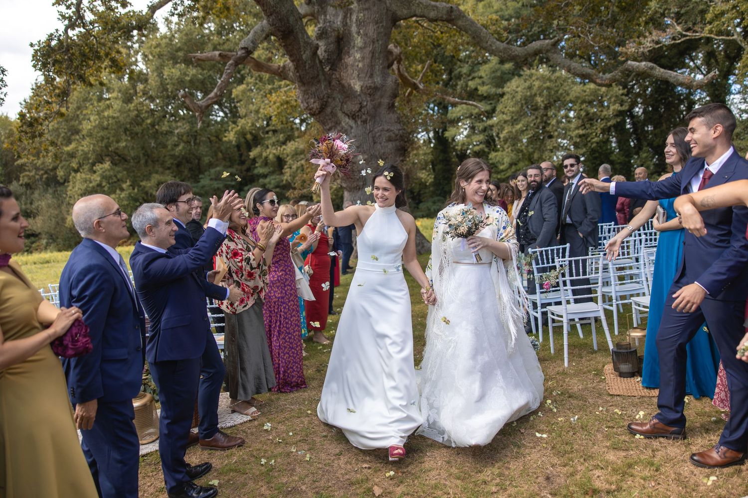 Reportaje de boda en Europa con luz natural y estilo documental.