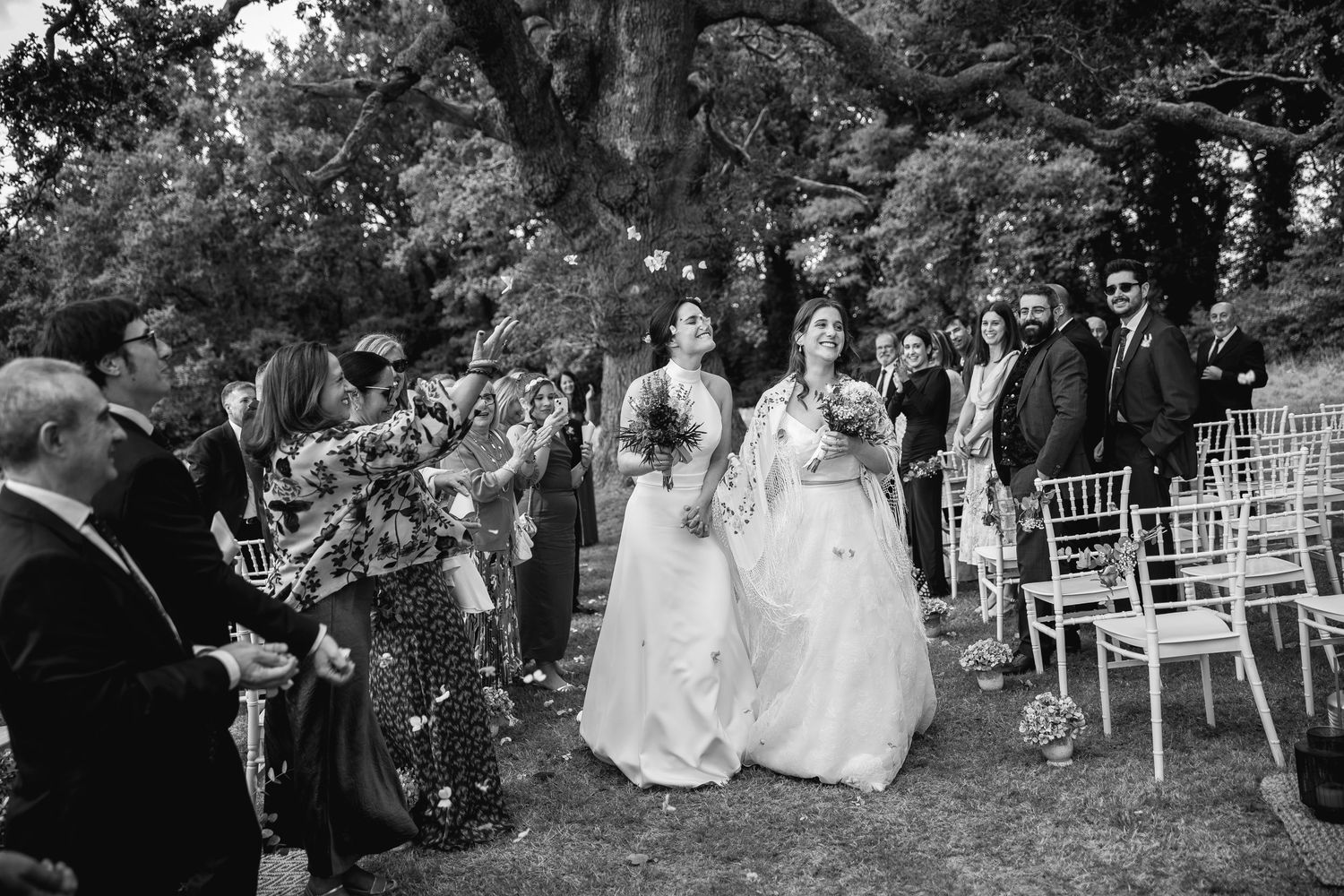 Como fotógrafo de boda, tengo el privilegio de capturar algunos de los recuerdos más importantes en la vida de una pareja: miradas que habla