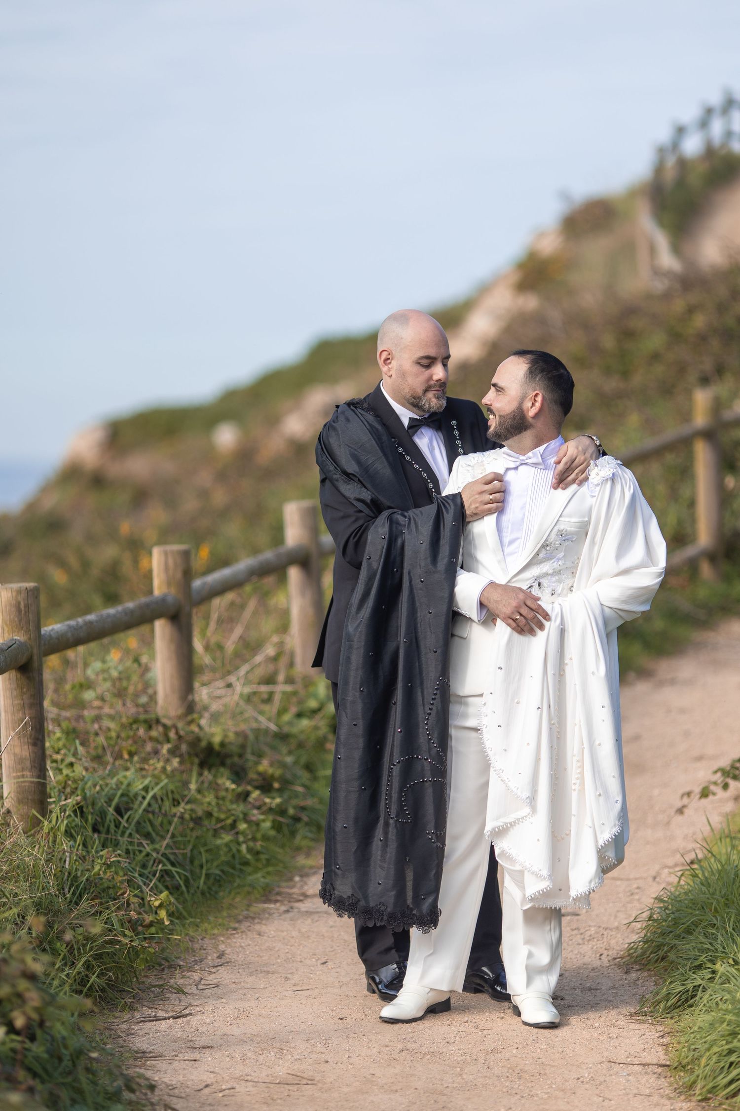 Reportaje de boda en Europa con luz natural y estilo documental.