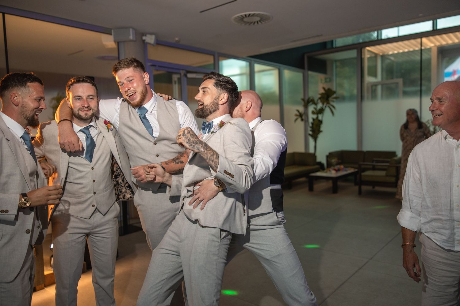 Imagen de boda capturada en destino por fotógrafo de bodas en Europa.