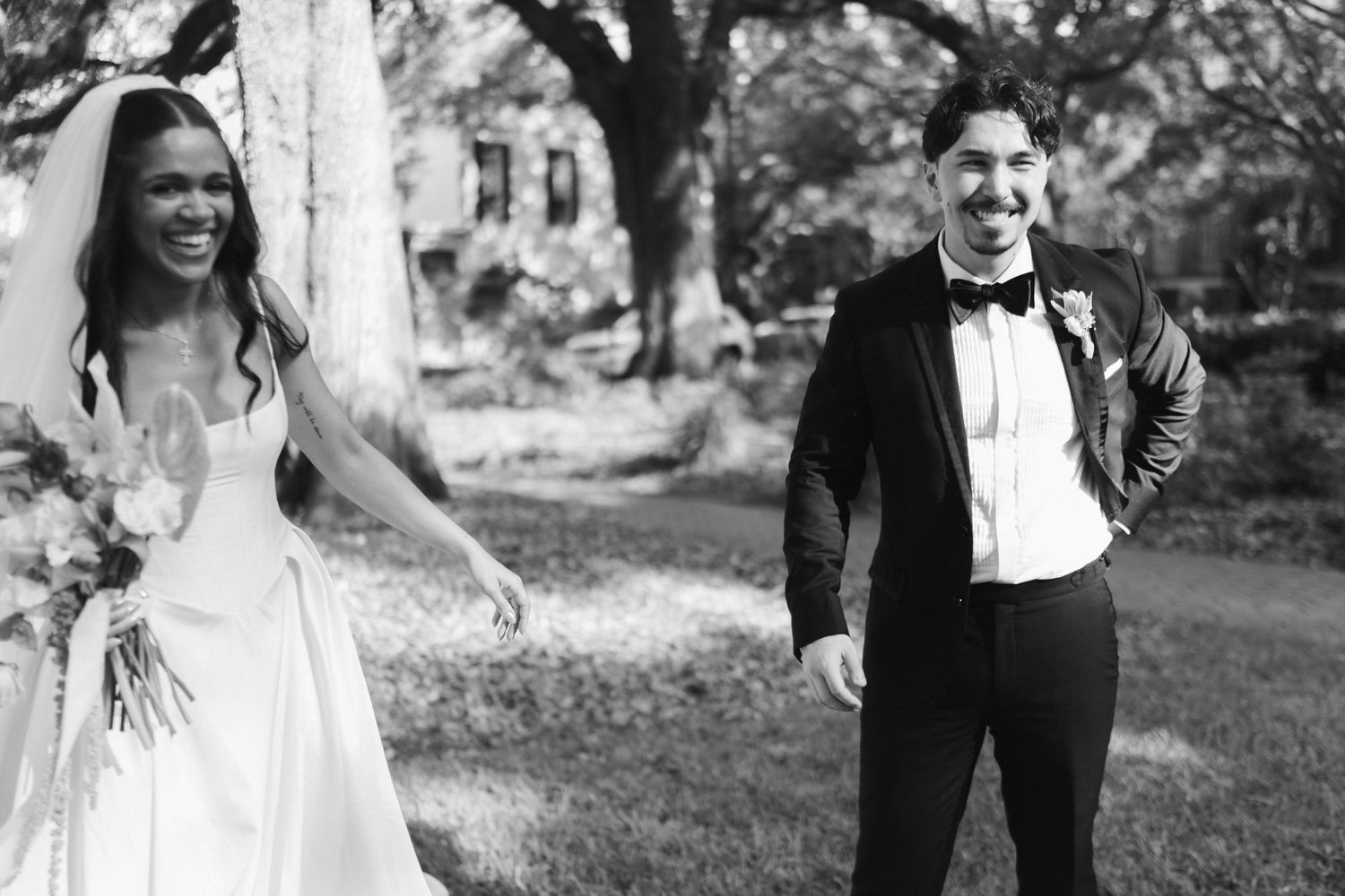 Summer wedding in Savannah, Georgia at Forsyth Park