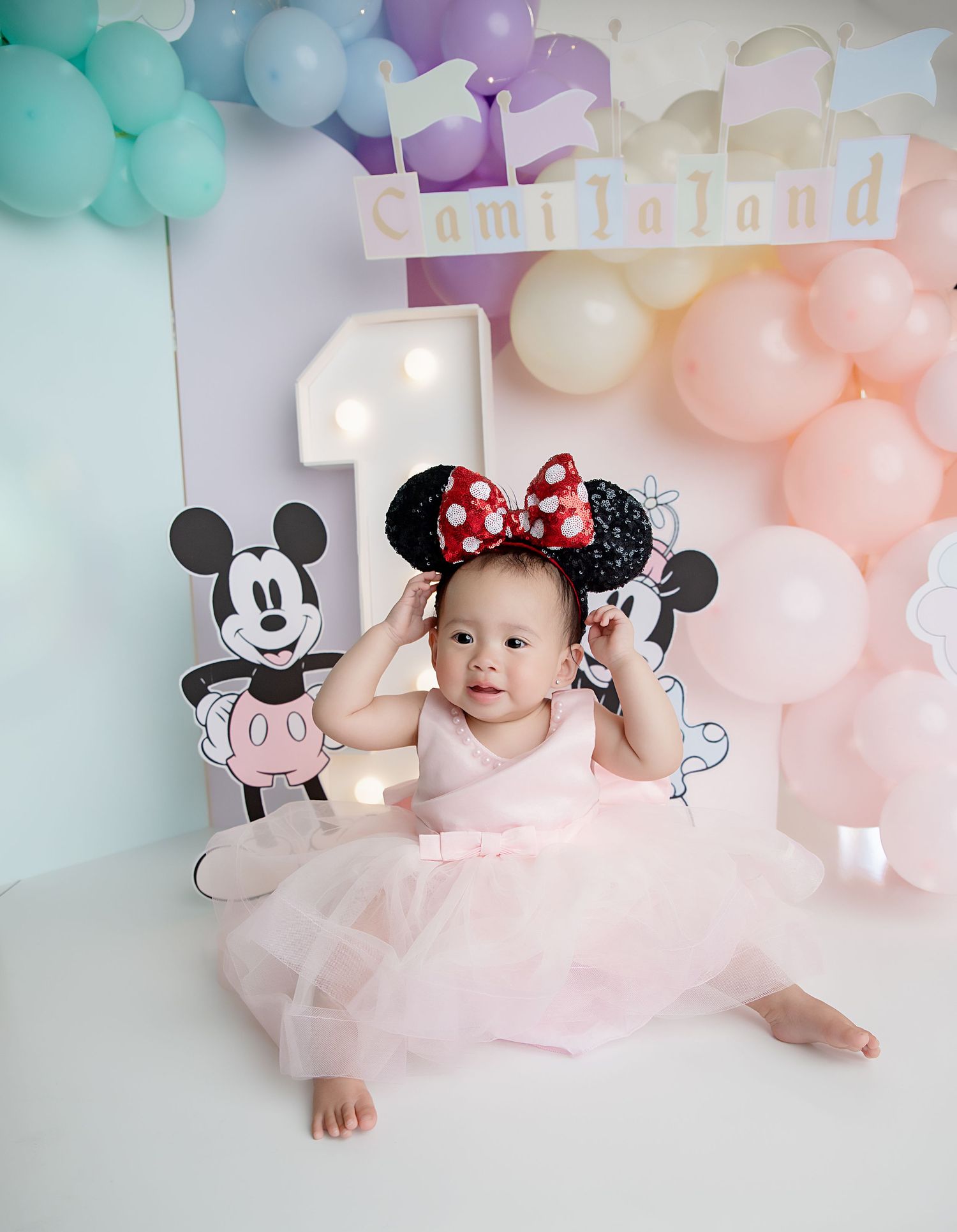 Smash Cake session for first birthday. Southern California photographer.