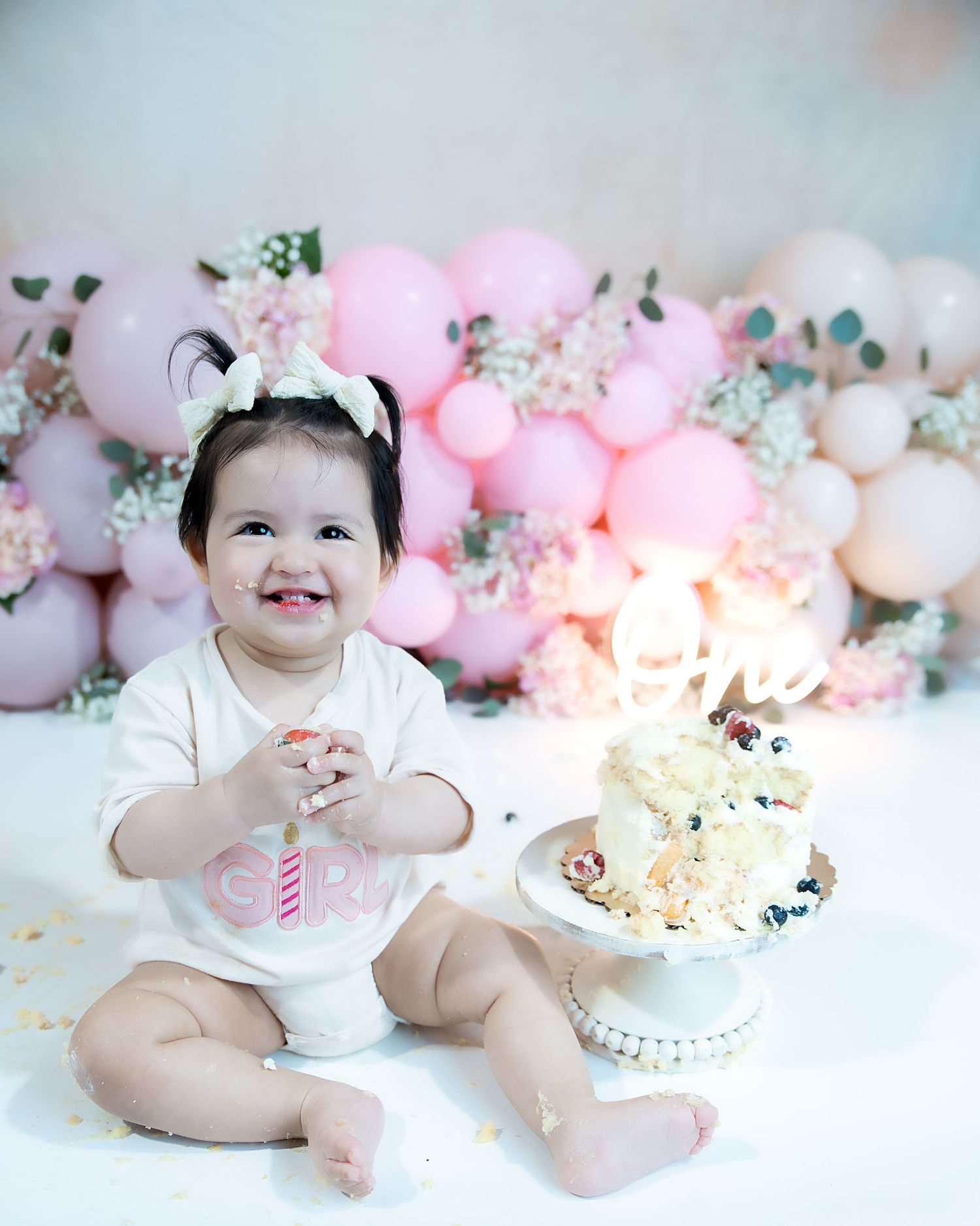 Smash Cake session for first birthday. Southern California photographer.