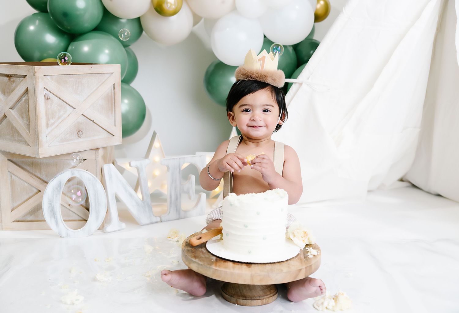 Smash Cake session for first birthday. Southern California photographer.