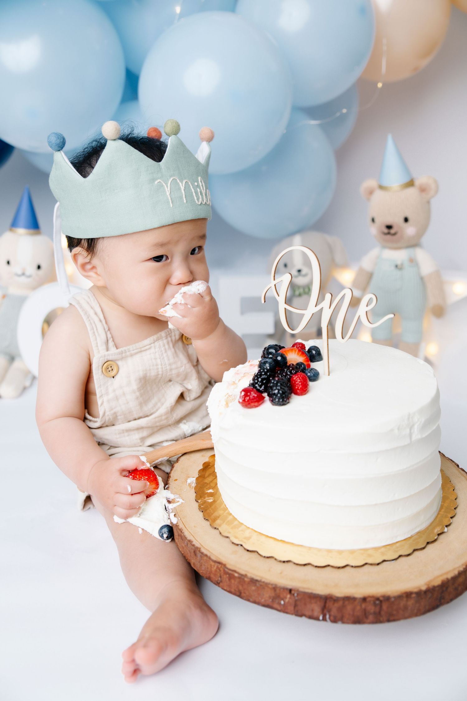 Smash Cake session for first birthday. Southern California photographer.