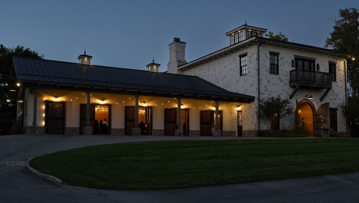 Wedding Venue in Franklin, Tennessee such a dreamy place to be! Check out Trinity View Farm.