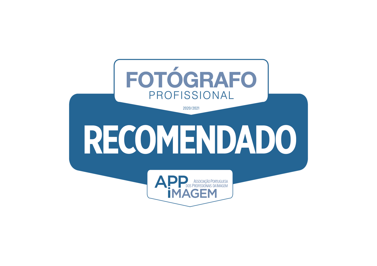 Blue and white badge design for professional photographer recommendations in Portuguese.