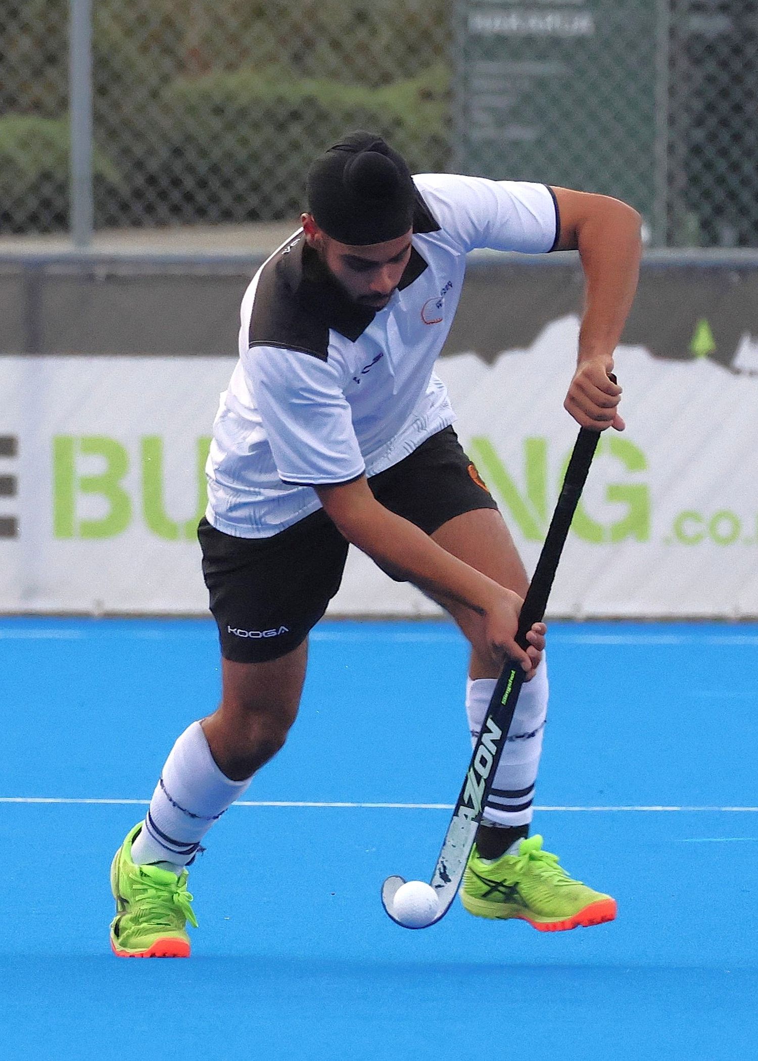Hawke's Bay U18 Hockey Player dribbling the hockey ball.