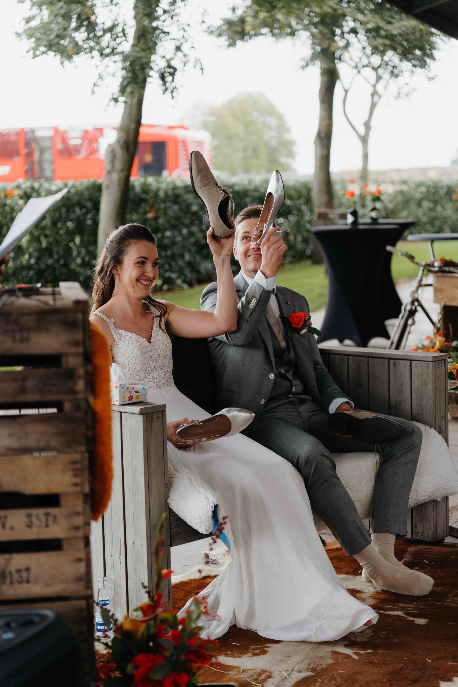 spontane huwelijksfoto styled editorial emotioneel van fotograaf en videograaf blizmedia jonas based in Antwerpen.