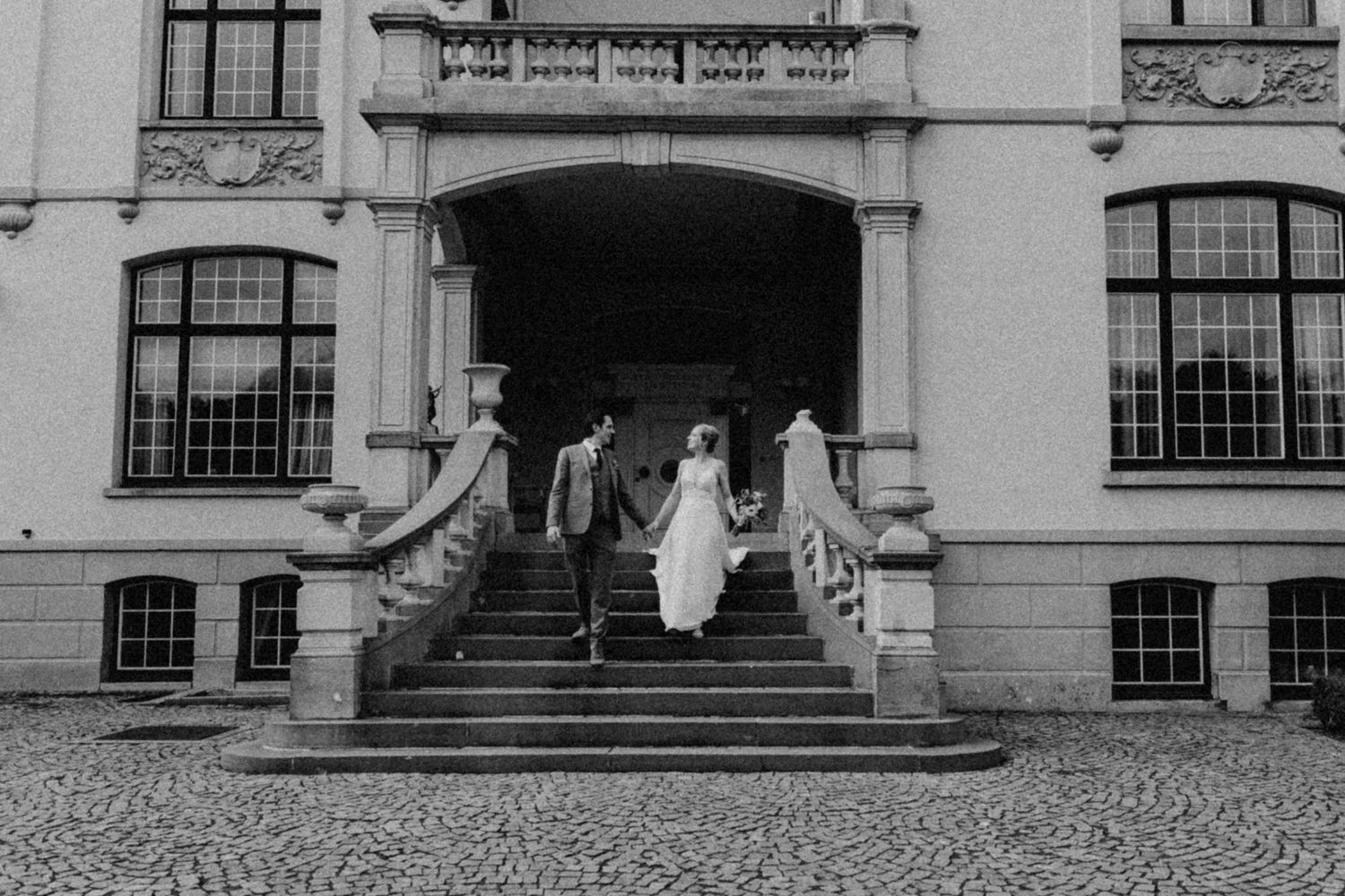 Trouwen in een kasteel een foto van huwelijksfotograaf en videograaf based in Antwerpen.