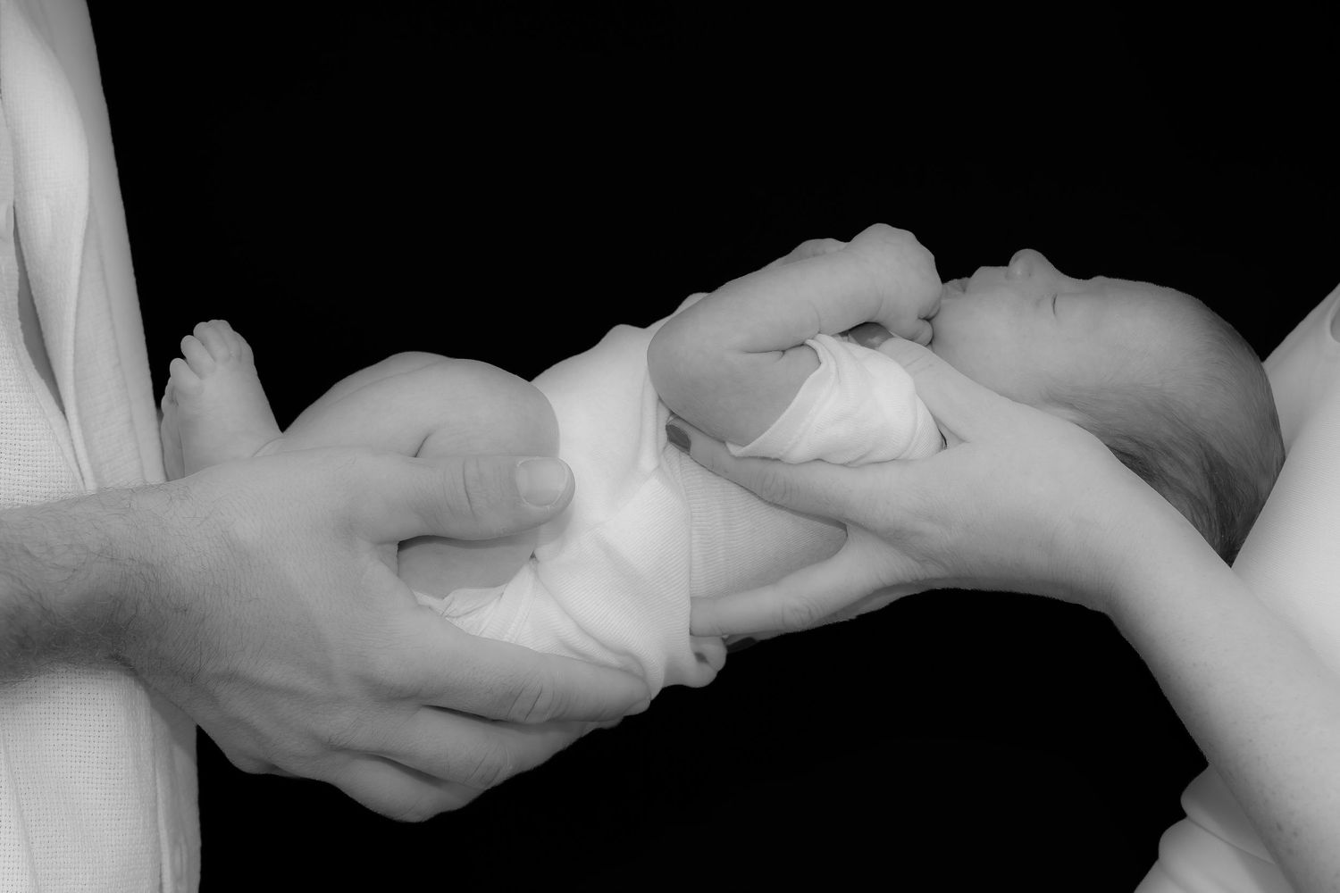 Photographie d'une famille & Nouveau-né pris par Horizon Studio - Photographie à Schleithal en Alsace.